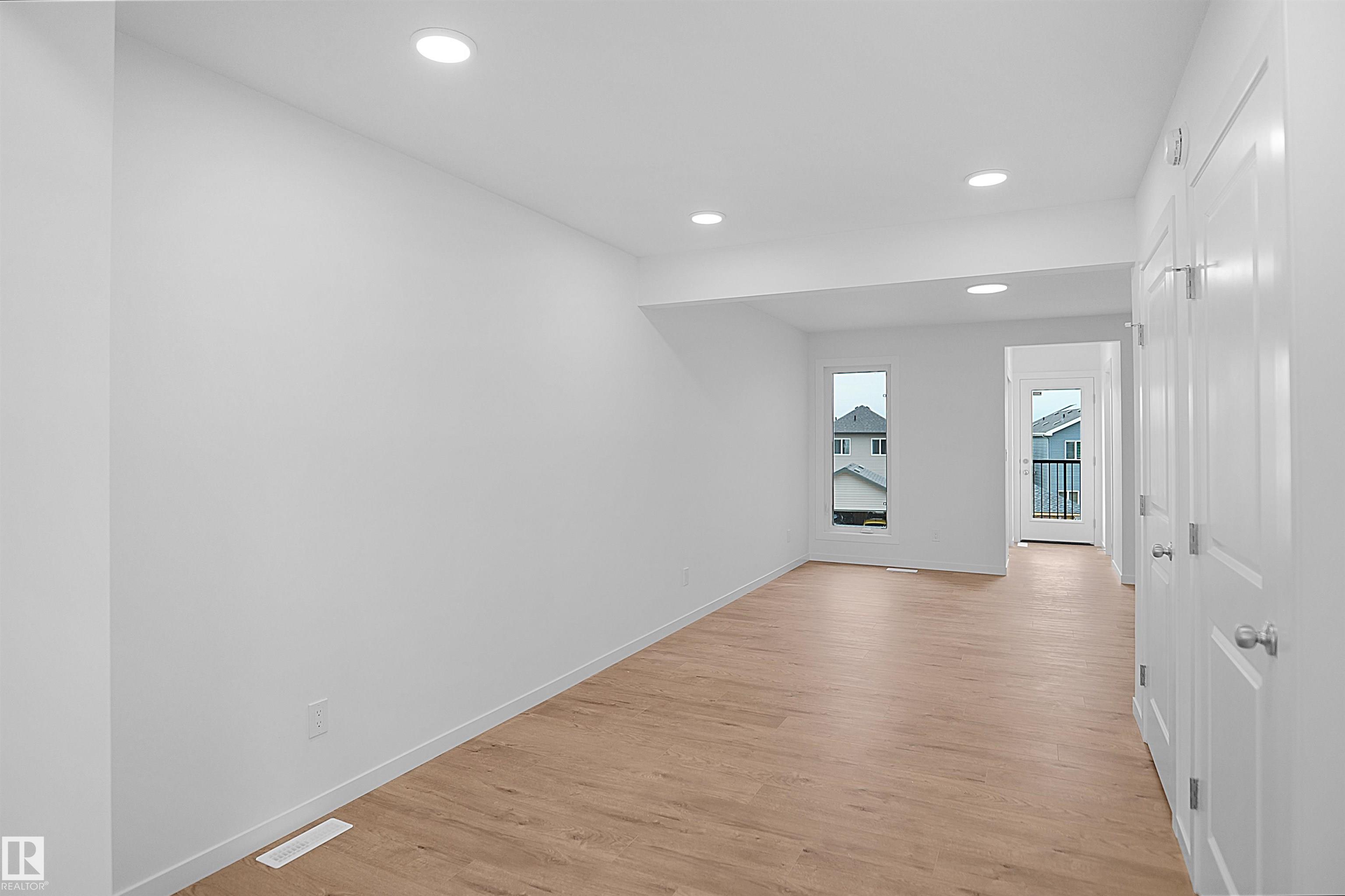 https://zimg.paragon.ice.com/ParagonImages/Property/PM/RAE/225392758/8/0/0/2e6bdce22f96f5194079c0844500a029/1/02e4d480d7518c05b09017dd79536642/225392758-46eb288c-dbb4-41e9-87f6-a54314970cde.JPG