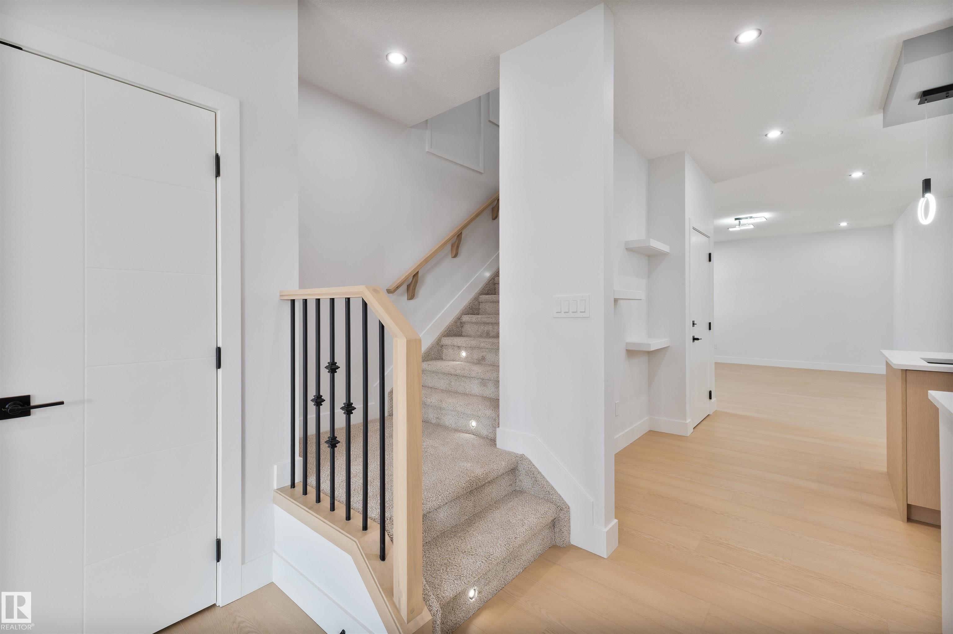 Photo 9 at 215 Falcon Crescent, None, Leduc