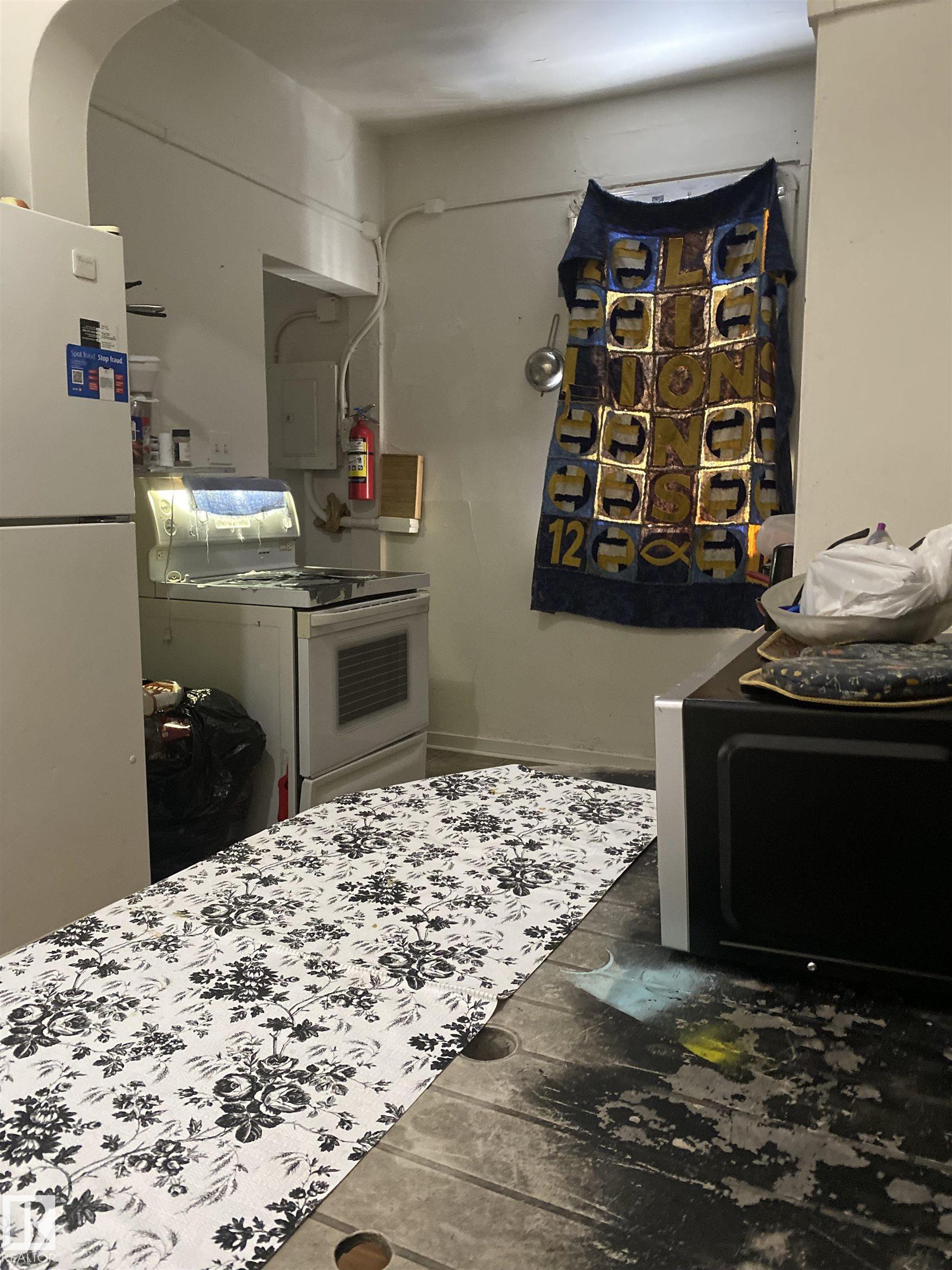 Photo 18 at 11320 89 Street NW, Alberta Avenue, Edmonton