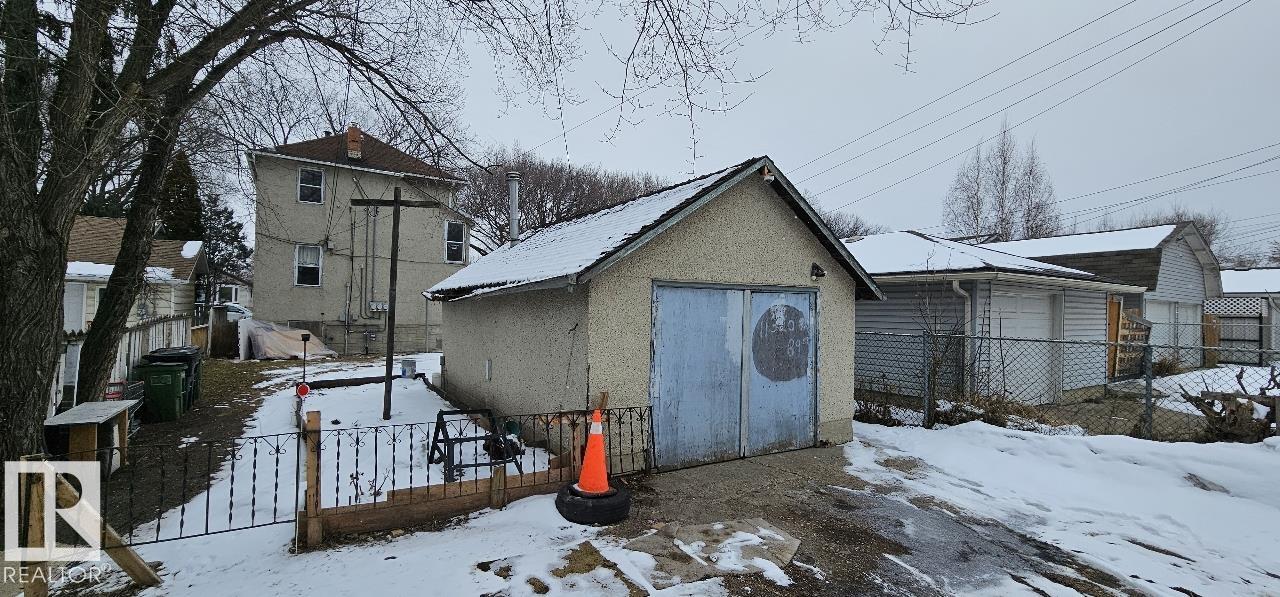 Photo 34 at 11320 89 Street NW, Alberta Avenue, Edmonton