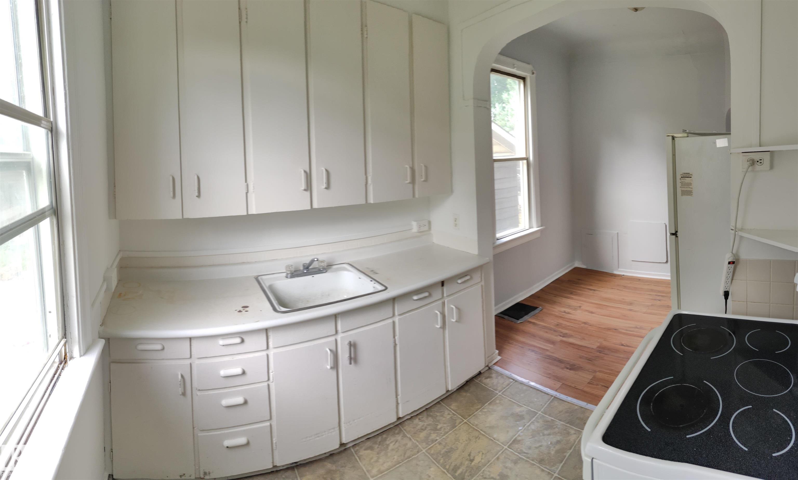 Photo 6 at 11320 89 Street NW, Alberta Avenue, Edmonton