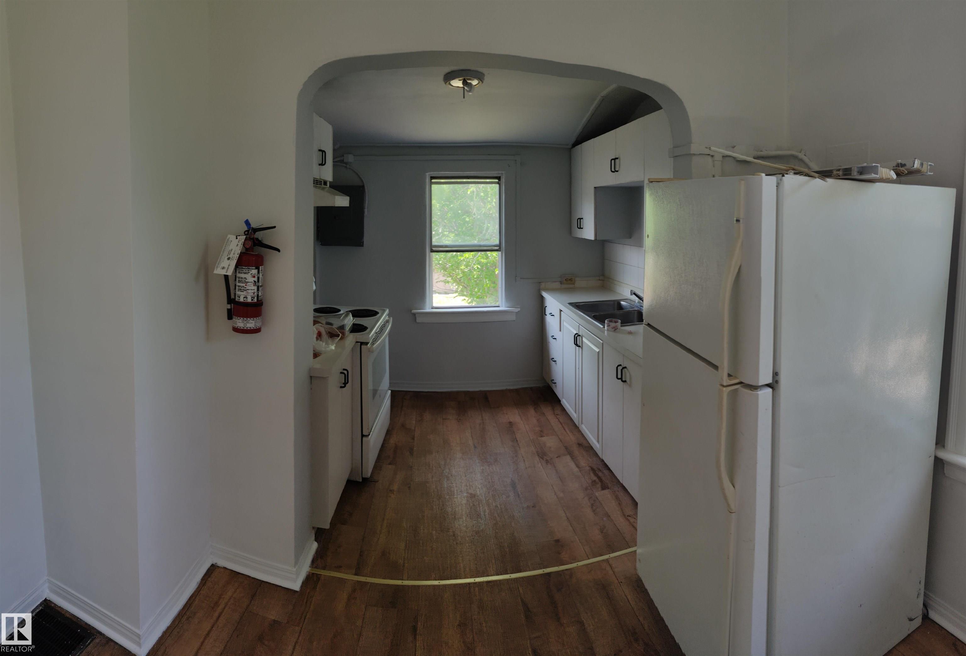 Photo 8 at 11320 89 Street NW, Alberta Avenue, Edmonton