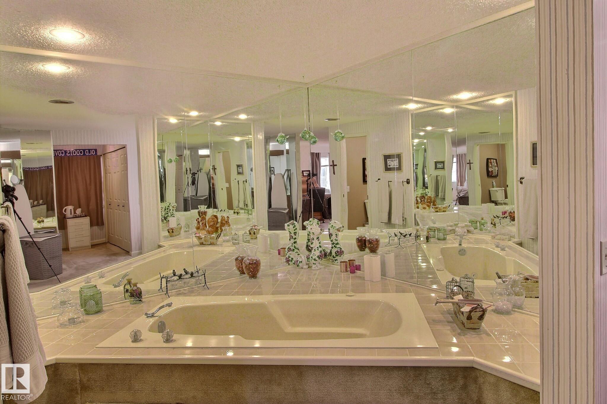 Photo 24 at 1035 109 Street NW, Bearspaw, Edmonton