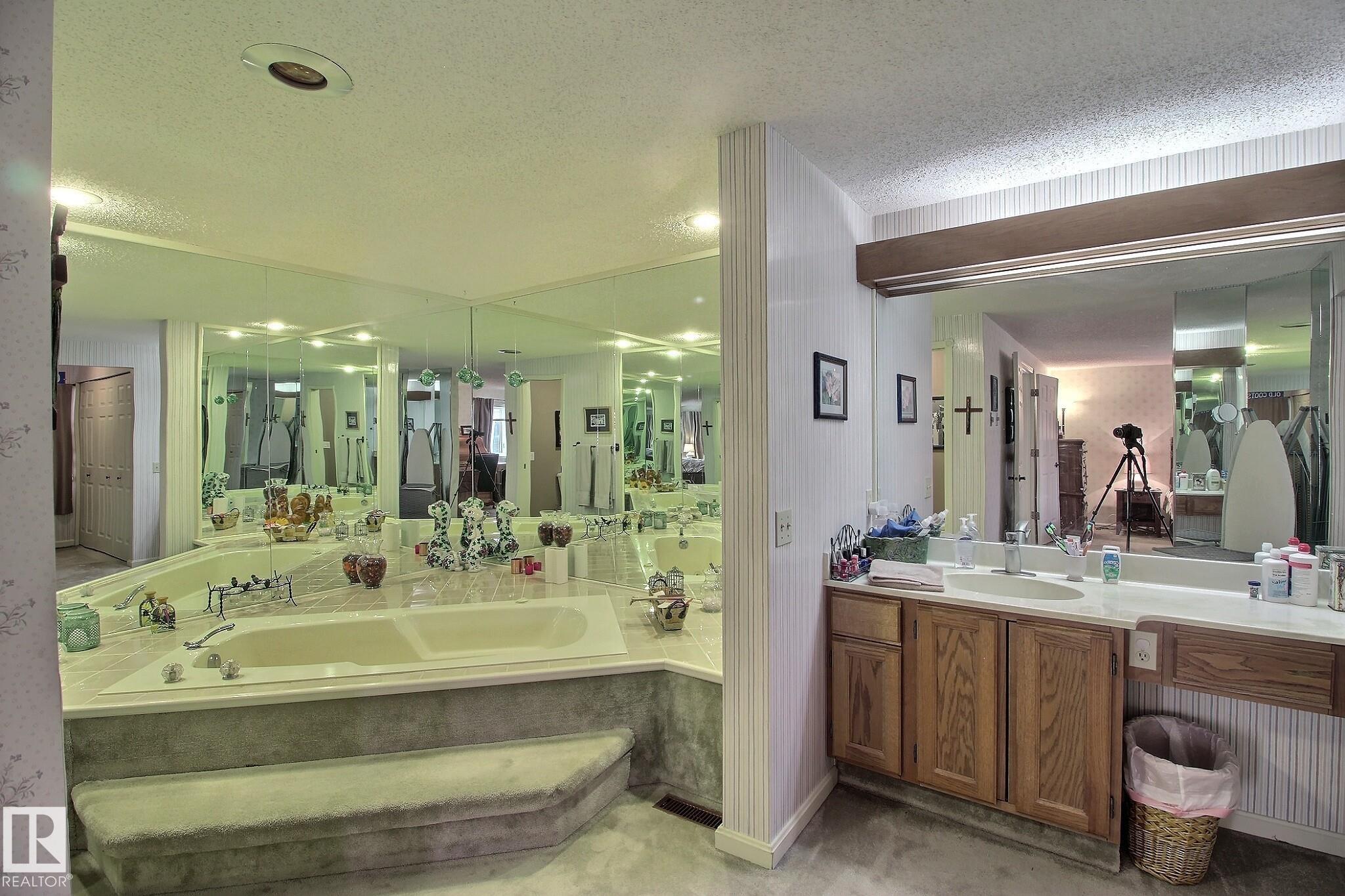 Photo 25 at 1035 109 Street NW, Bearspaw, Edmonton