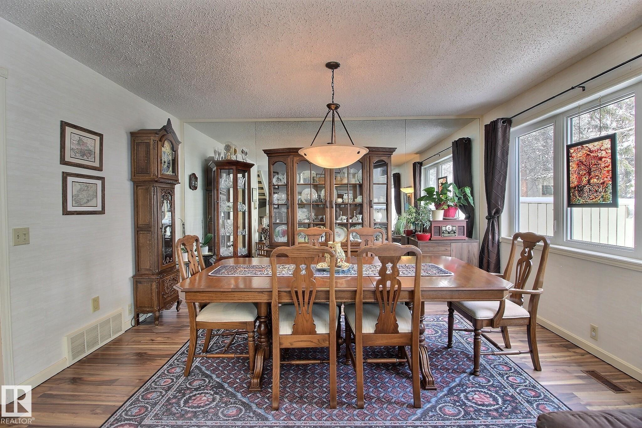 Photo 9 at 1035 109 Street NW, Bearspaw, Edmonton