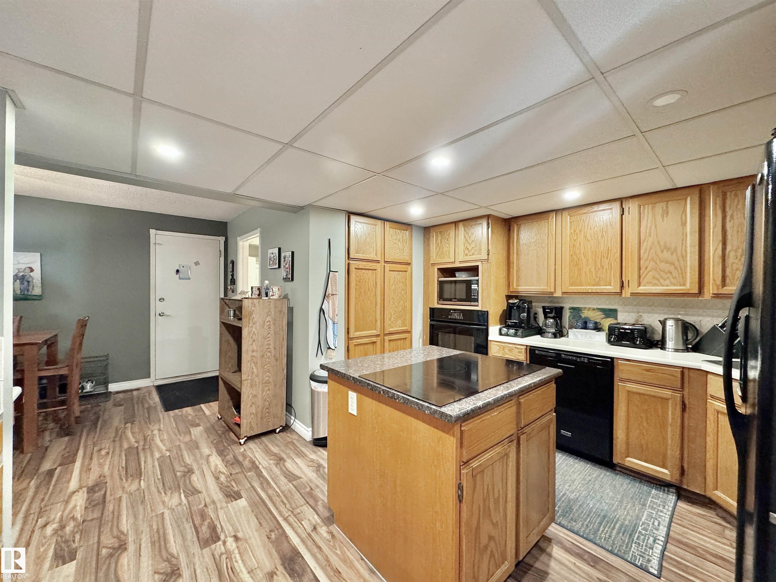 Photo 10 at 1035 109 Street NW, Bearspaw, Edmonton