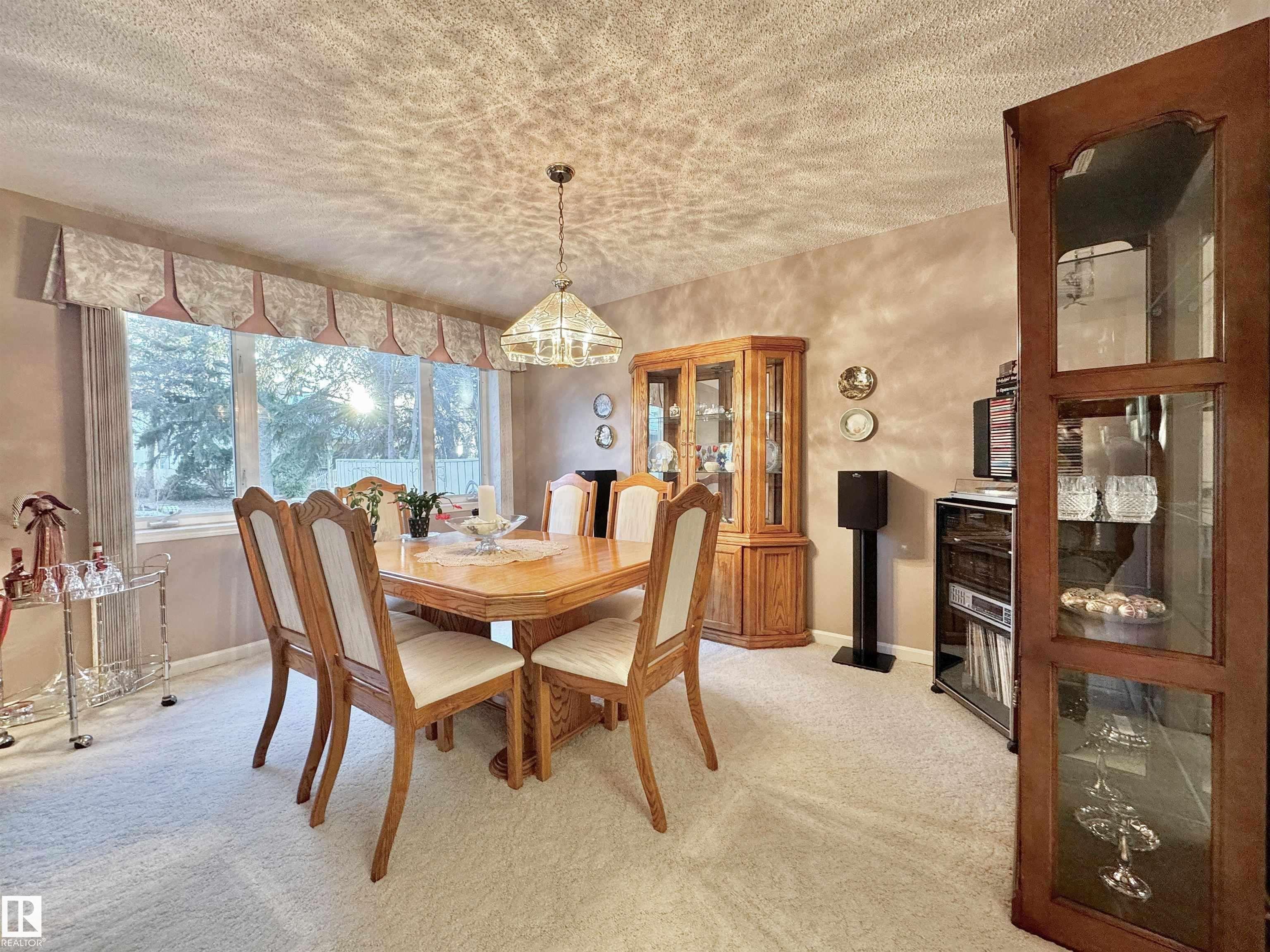 Photo 6 at 1057 109 Street NW, Bearspaw, Edmonton