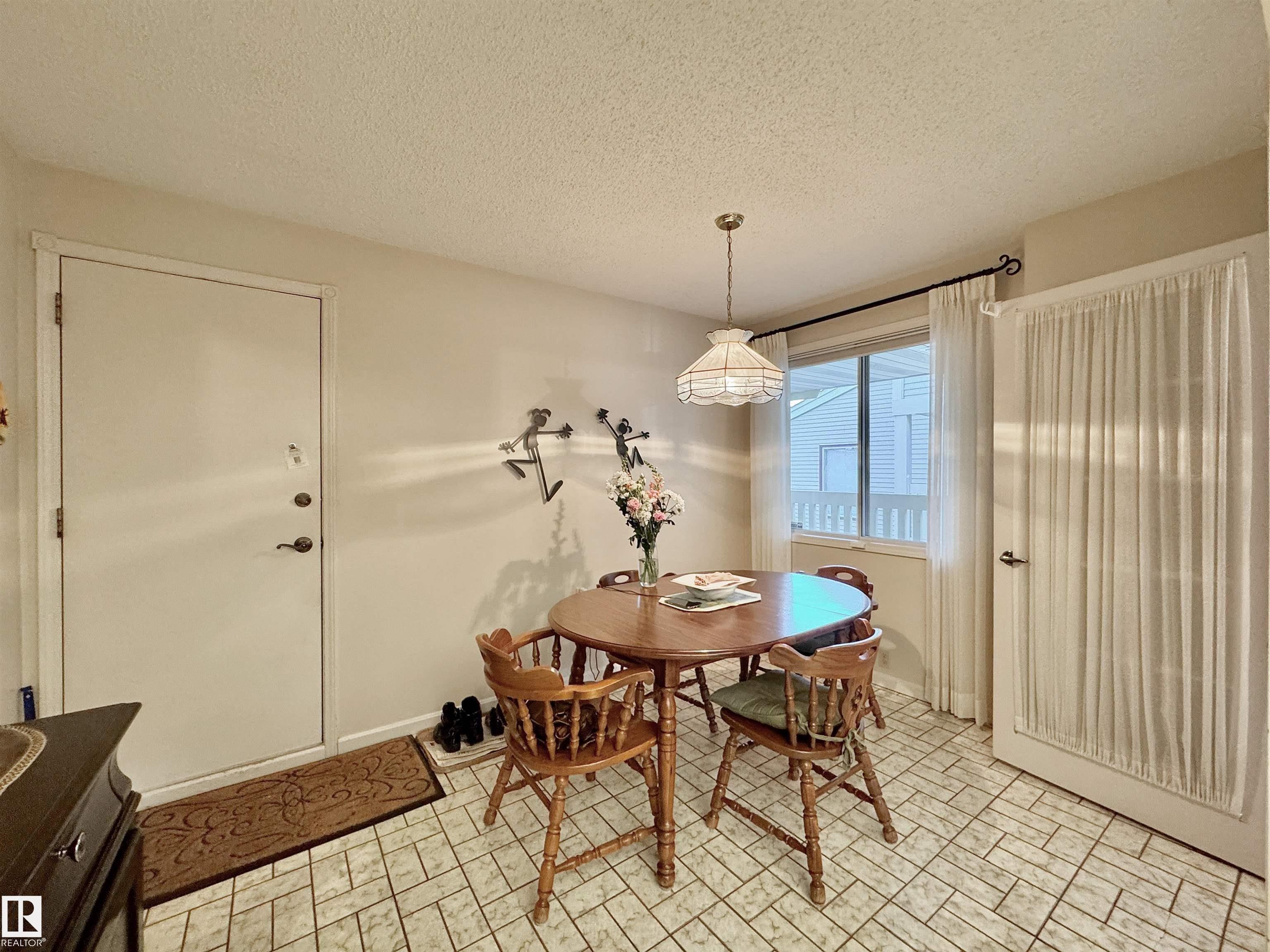 Photo 9 at 1057 109 Street NW, Bearspaw, Edmonton