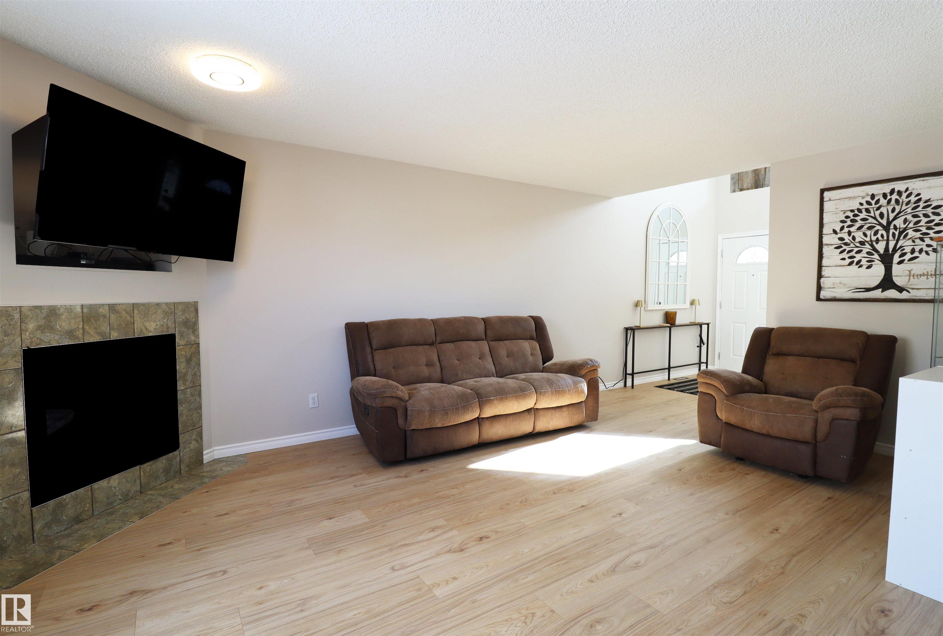 Photo 7 at 82 Leyland Way, Lakewood, Spruce Grove