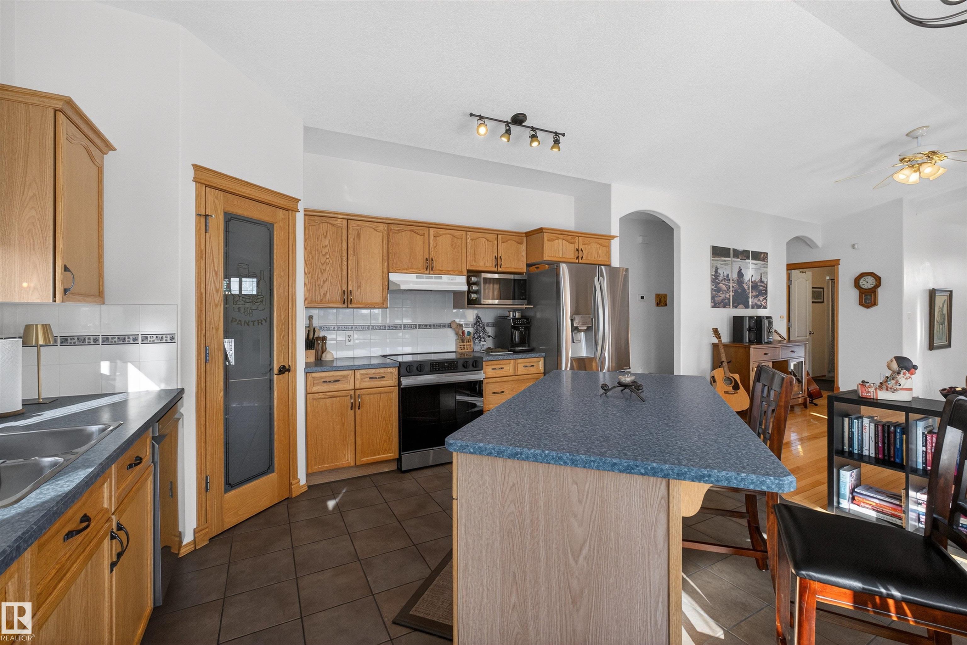 Photo 7 at 21 Halverson Court, Hilldowns, Spruce Grove