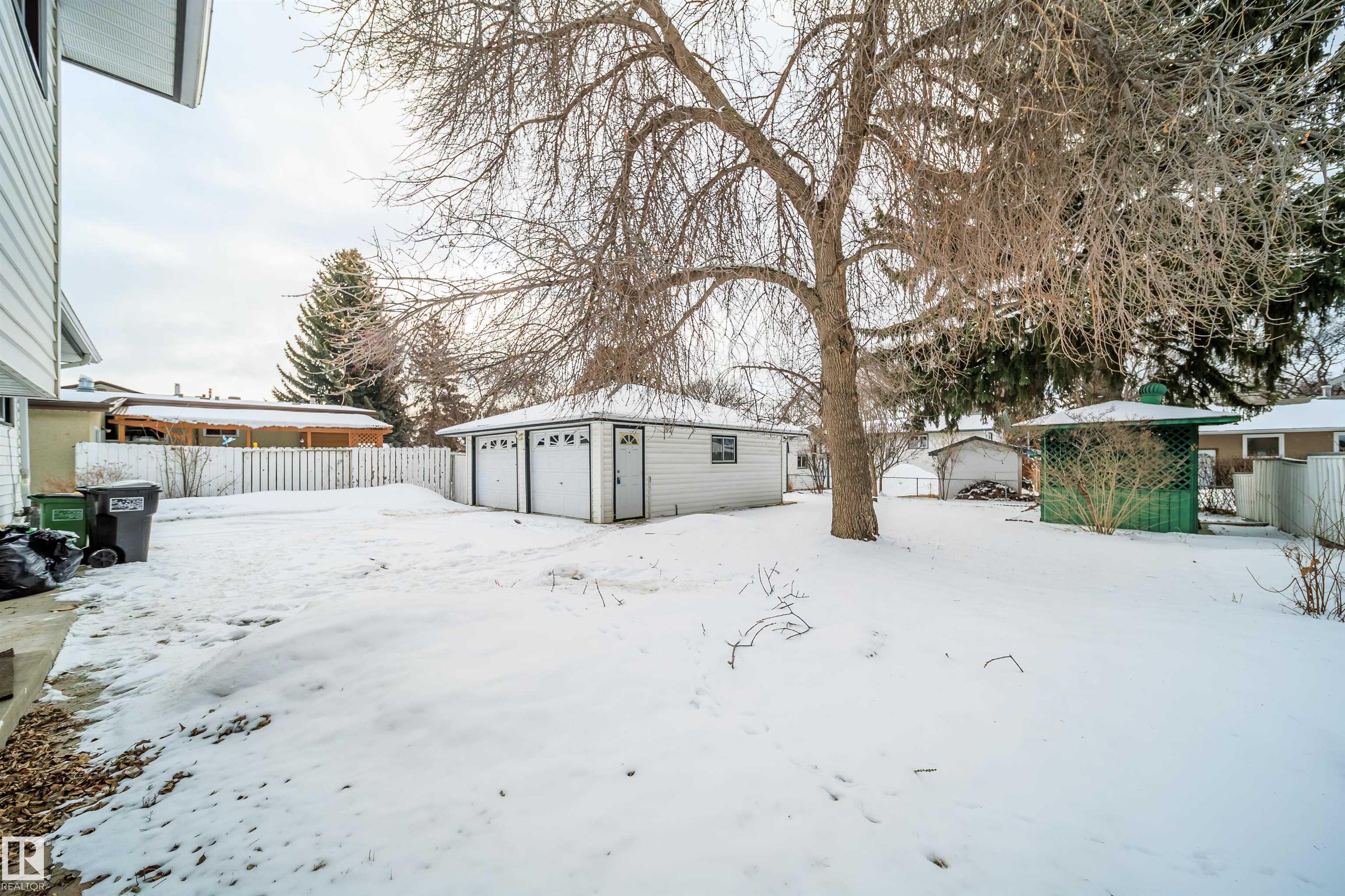 Photo 12 at 6411 149 Avenue NW, Mcleod, Edmonton