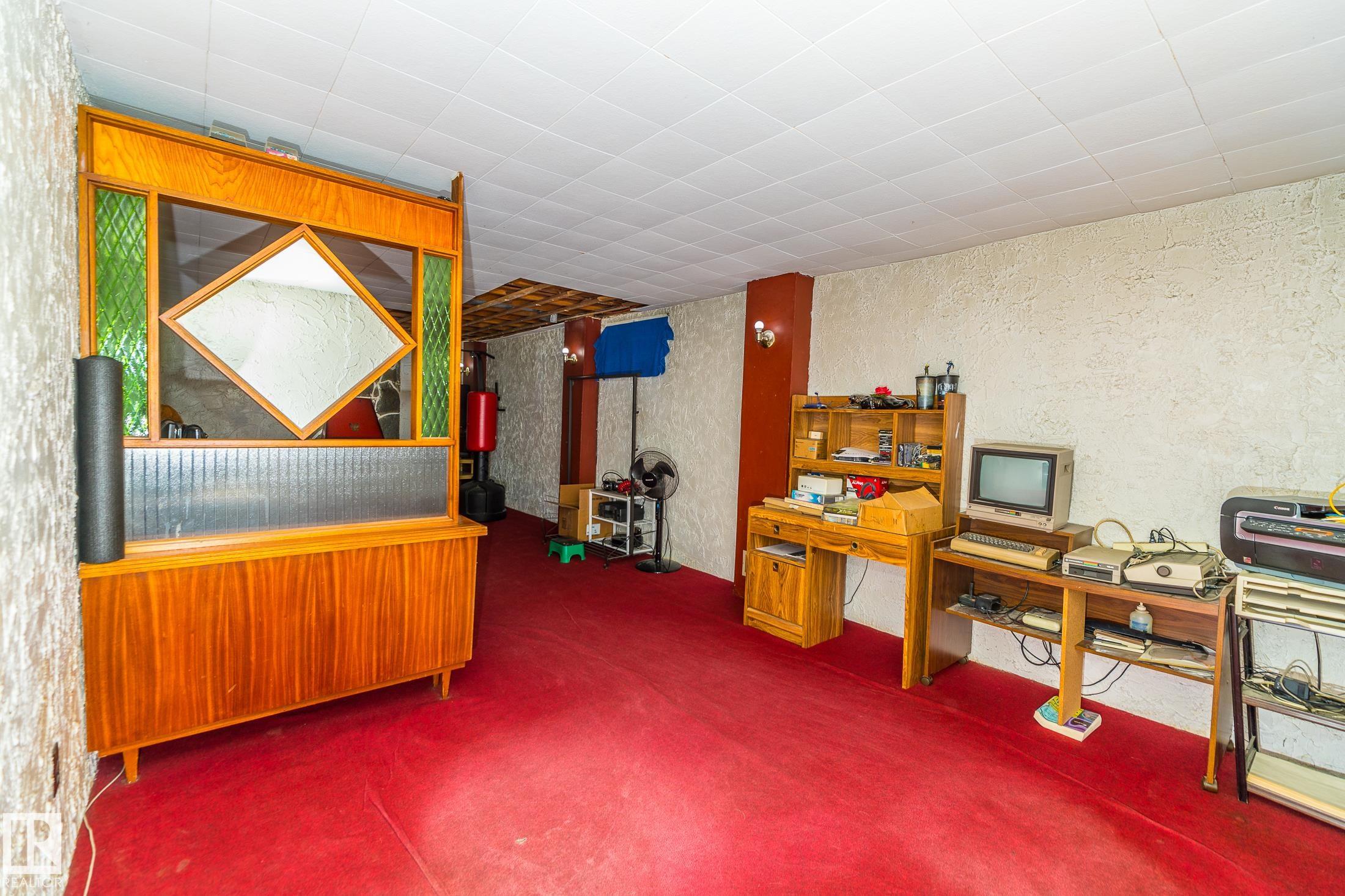 https://zimg.paragon.ice.com/ParagonImages/Property/PM/RAE/225392787/16/0/0/2e175bd6f82e502dcd4bd5f2097ea93b/1/2383aa64b62228630b33b0b0304d781e/225392787-eb061655-2540-41ae-8ce3-3ab1798327e5.JPG