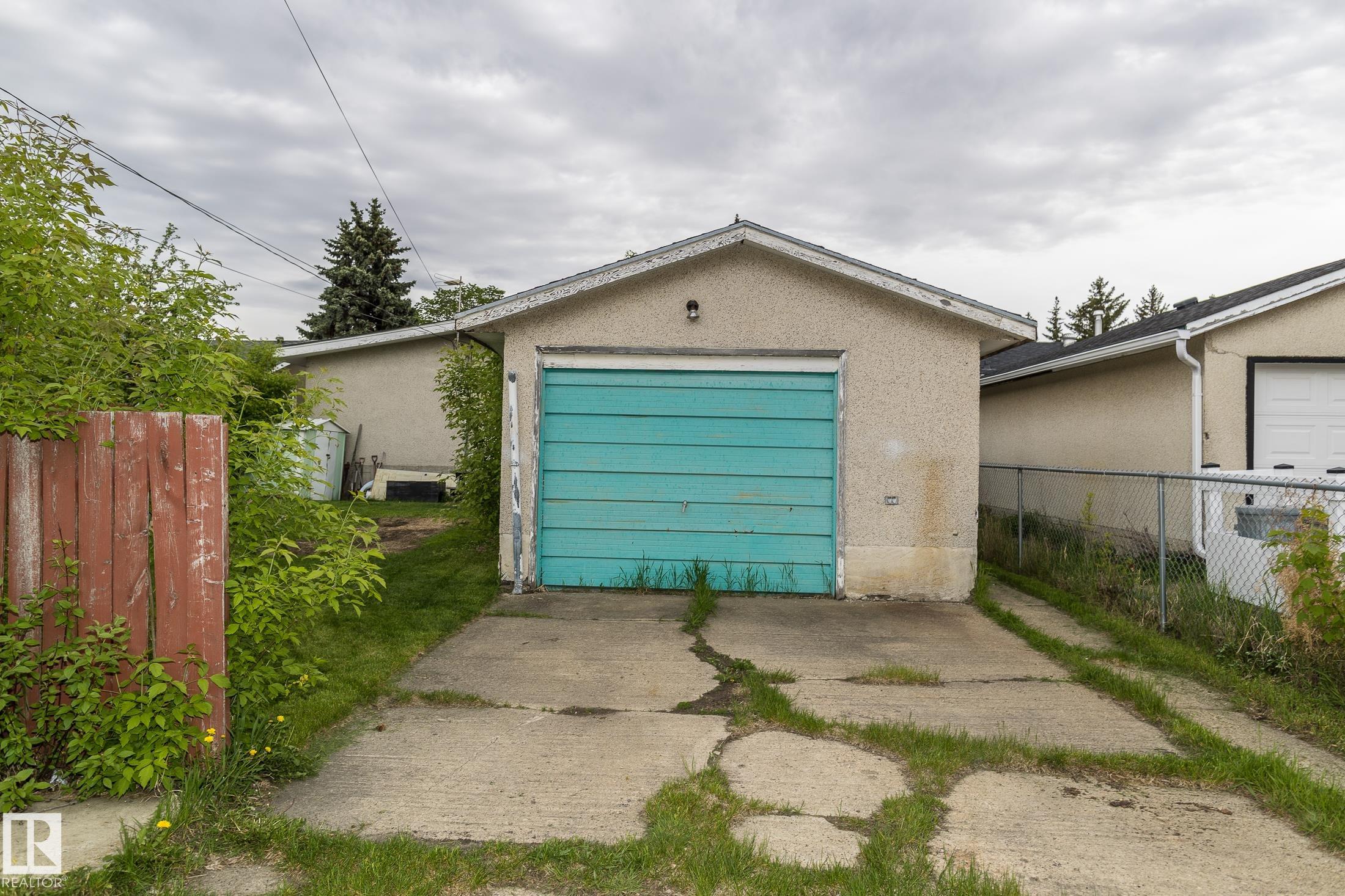 https://zimg.paragon.ice.com/ParagonImages/Property/PM/RAE/225392787/20/0/0/a2597e25d2a927ea628d3c188b844c73/1/2383aa64b62228630b33b0b0304d781e/225392787-a041efa6-1e53-472e-926a-eac190e0f7ea.JPG