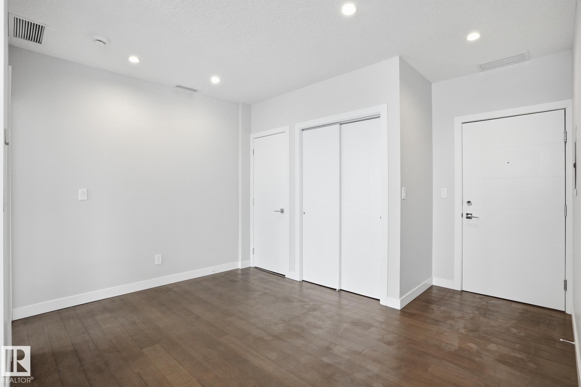 Photo 7 at 801 - 10238 103 Street NW, Downtown, Edmonton