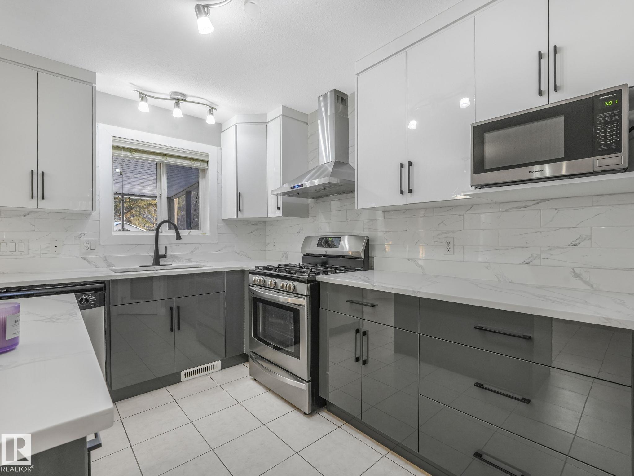 Photo 12 at 13459 140 Avenue NW, Hudson, Edmonton