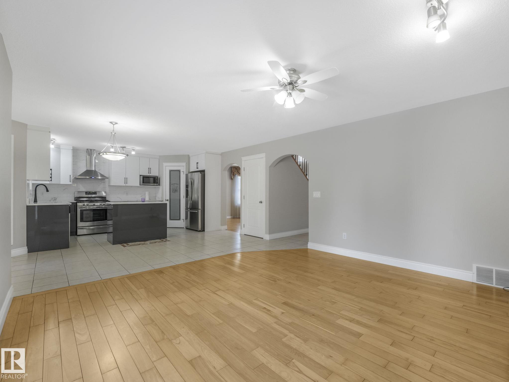 Photo 10 at 13459 140 Avenue NW, Hudson, Edmonton