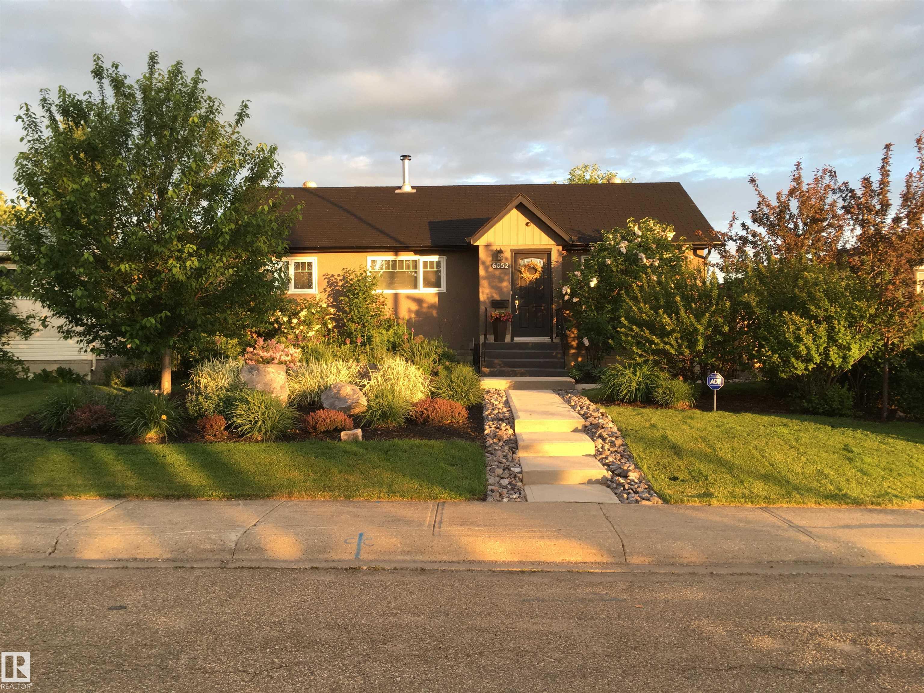 6052 105b Street NW, Pleasantview, Edmonton