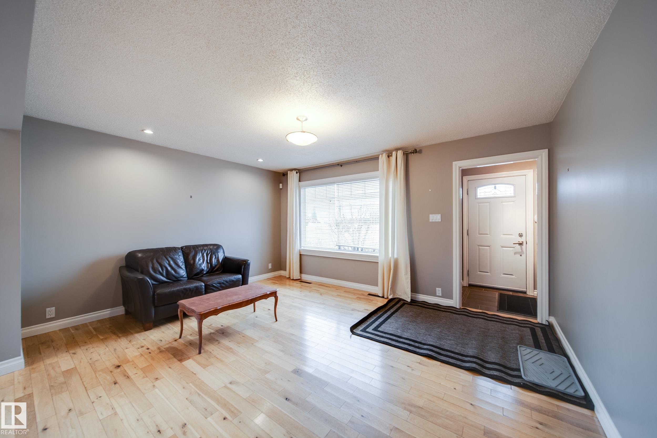 6052 105b Street NW, Pleasantview, Edmonton