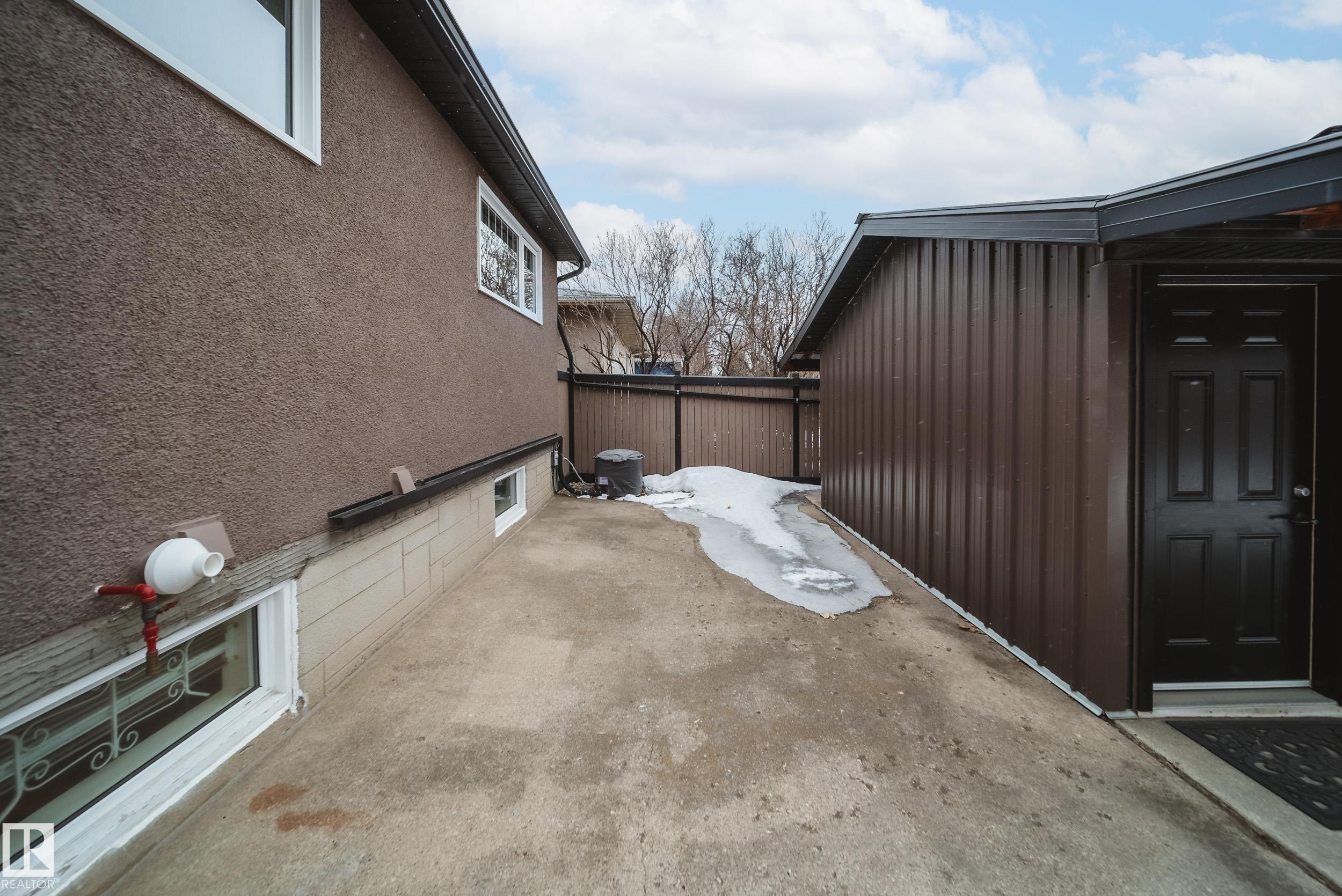 Photo 14 at 6052 105b Street NW, Pleasantview, Edmonton