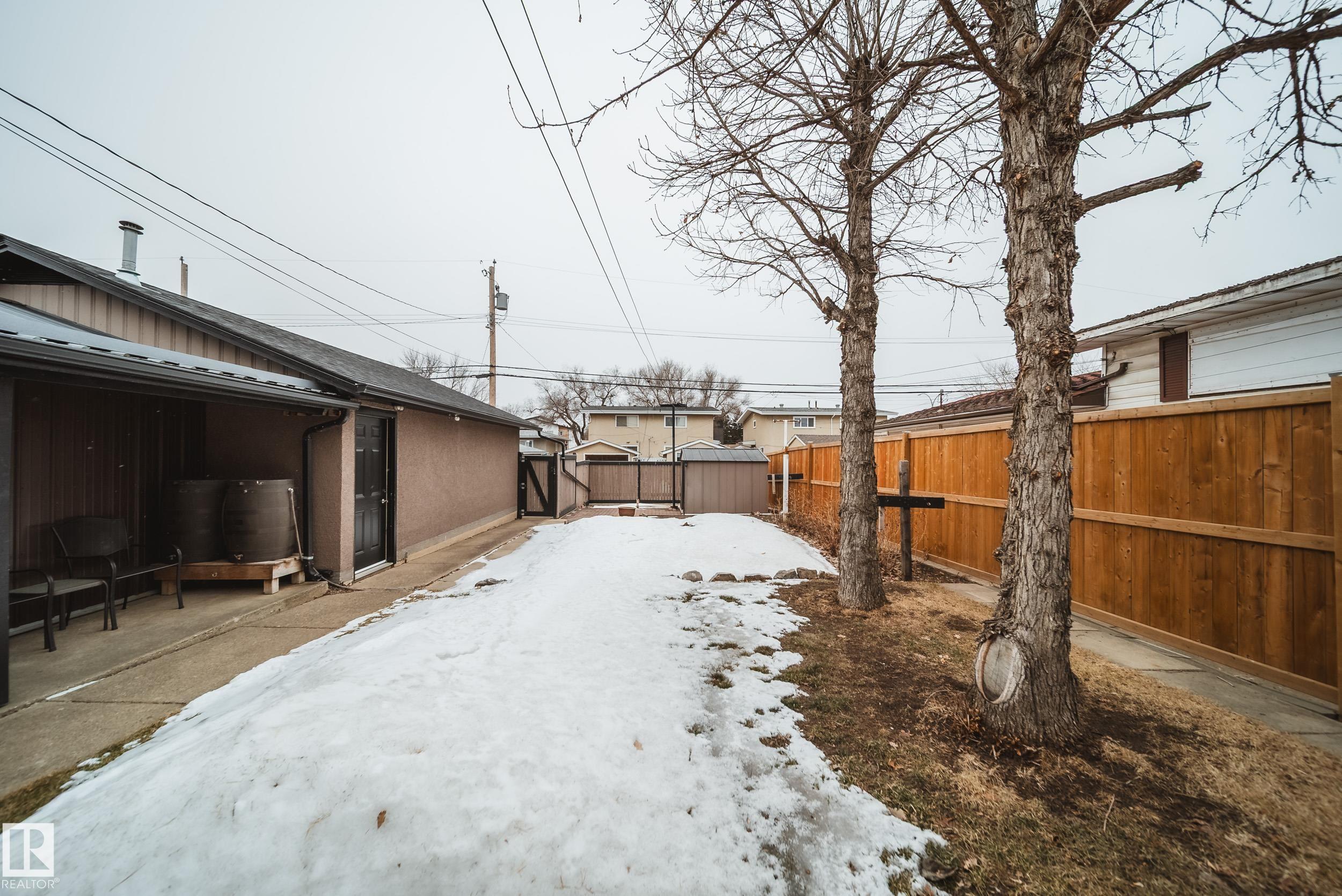 Photo 16 at 6052 105b Street NW, Pleasantview, Edmonton