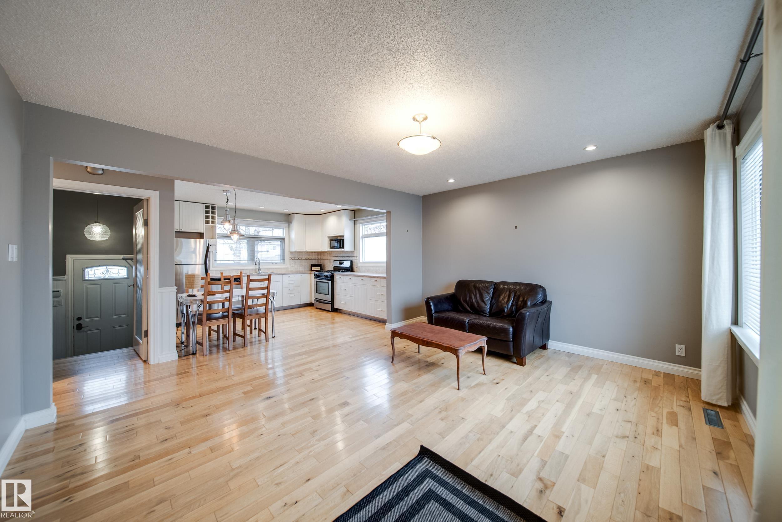 6052 105b Street NW, Pleasantview, Edmonton