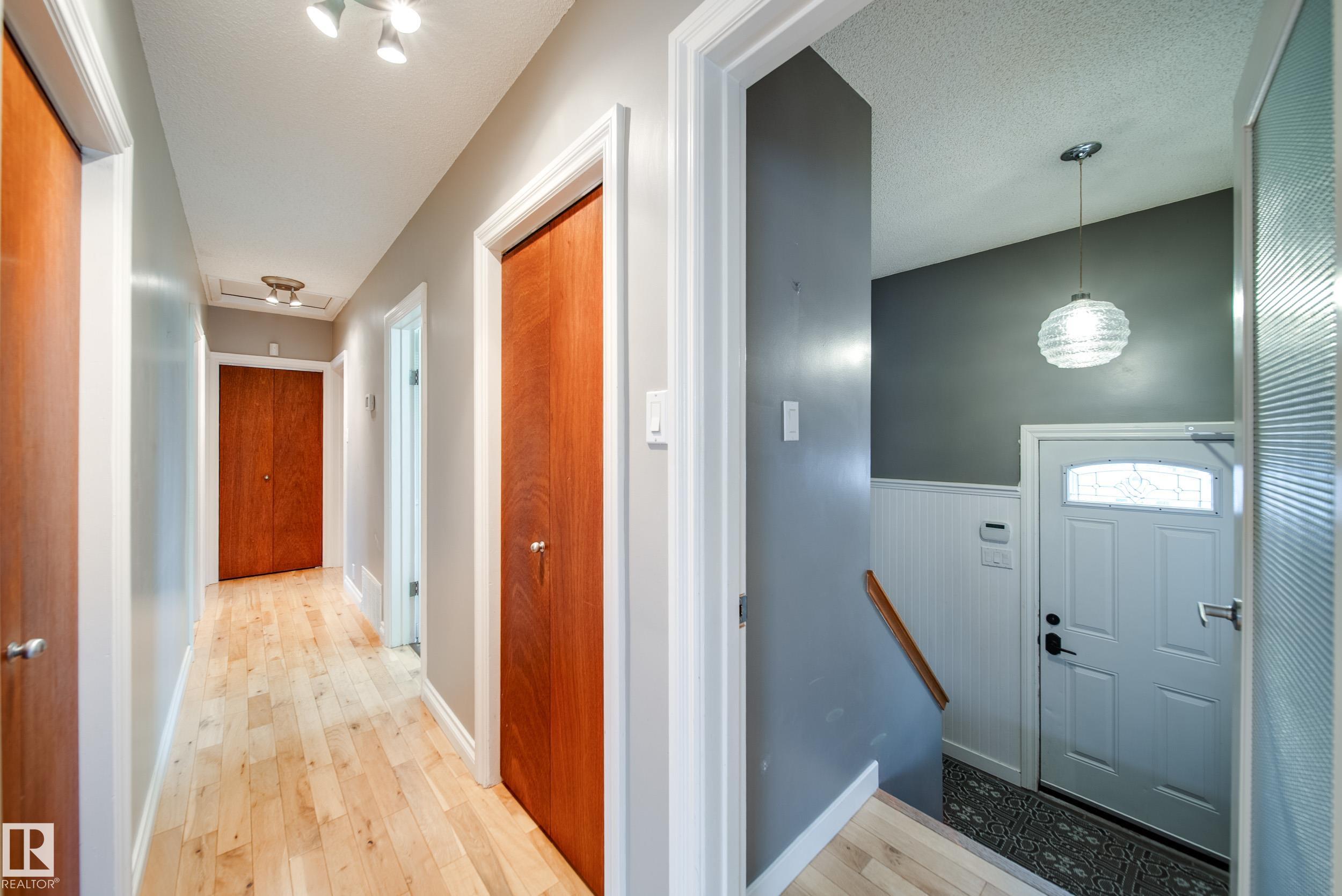 Photo 23 at 6052 105b Street NW, Pleasantview, Edmonton