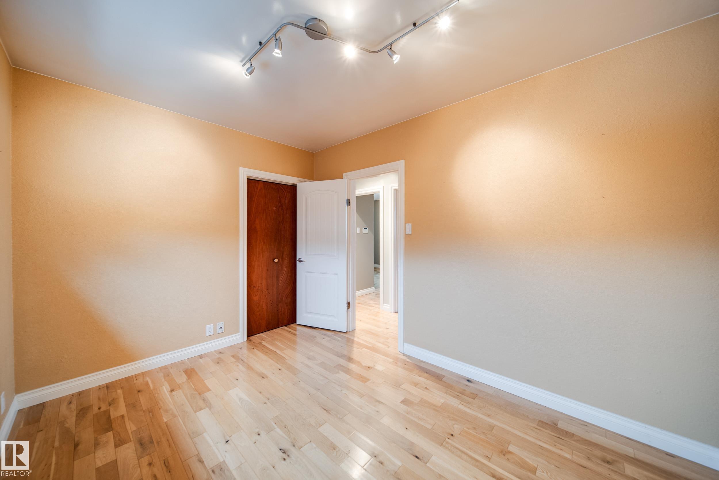 Photo 29 at 6052 105b Street NW, Pleasantview, Edmonton