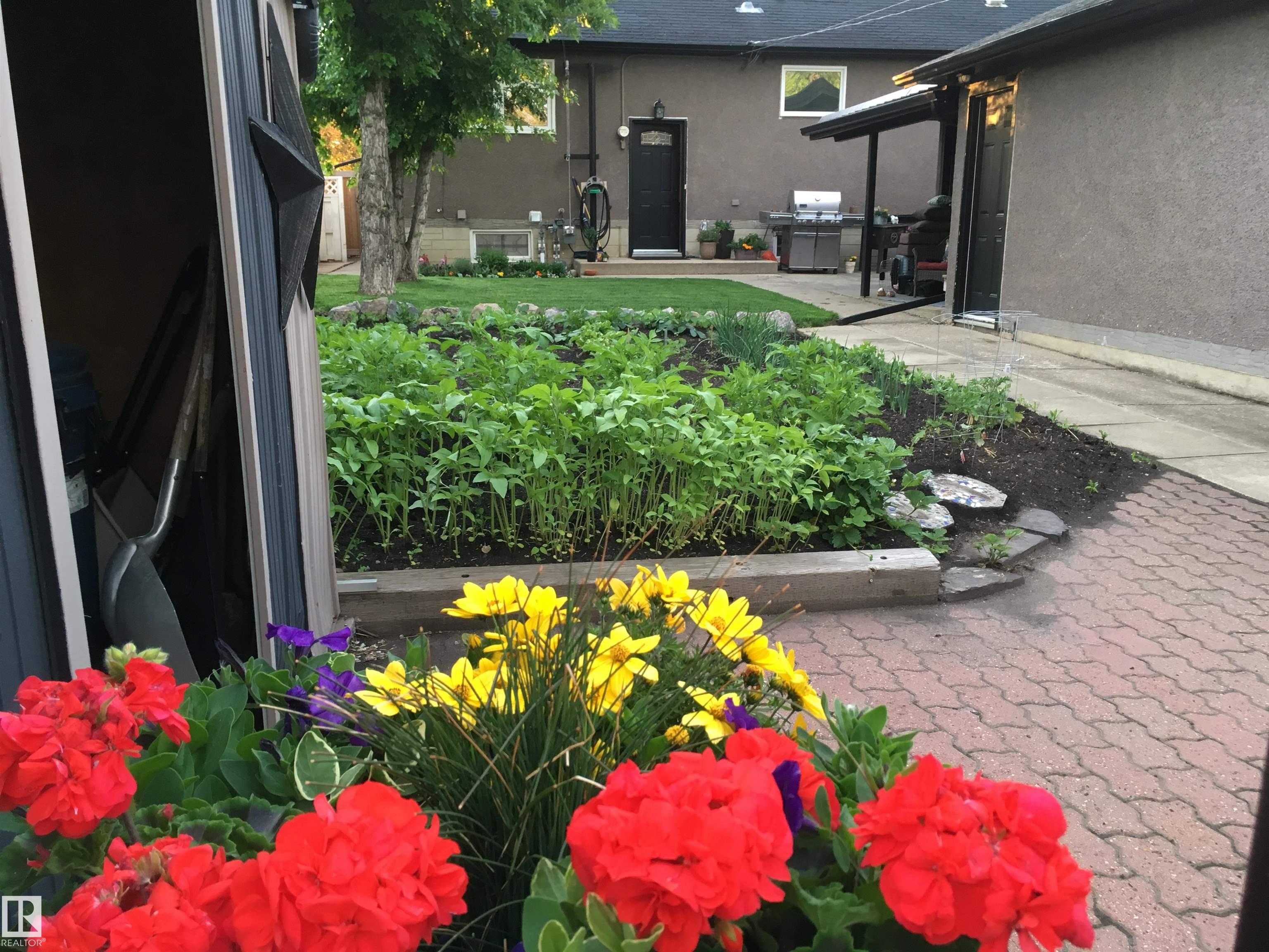 Photo 46 at 6052 105b Street NW, Pleasantview, Edmonton