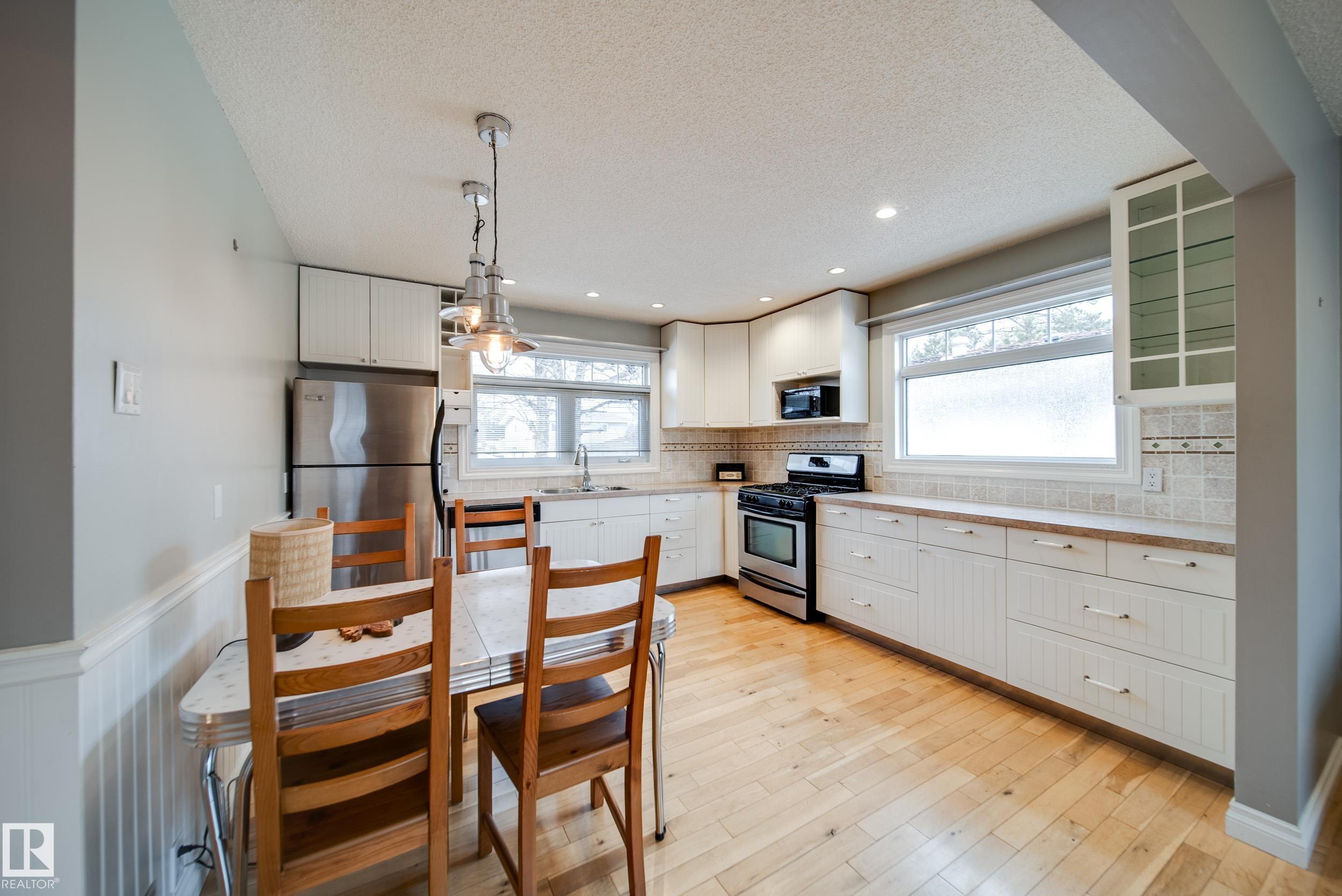 Photo 8 at 6052 105b Street NW, Pleasantview, Edmonton