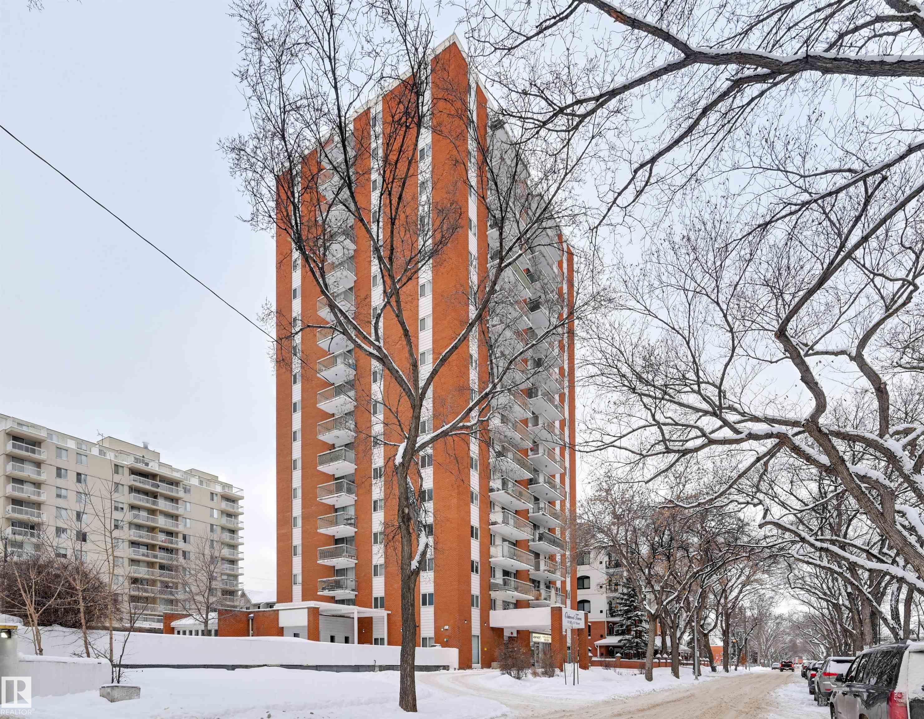 905 - 10150 117 Street NW, Wîhkwêntôwin, Edmonton