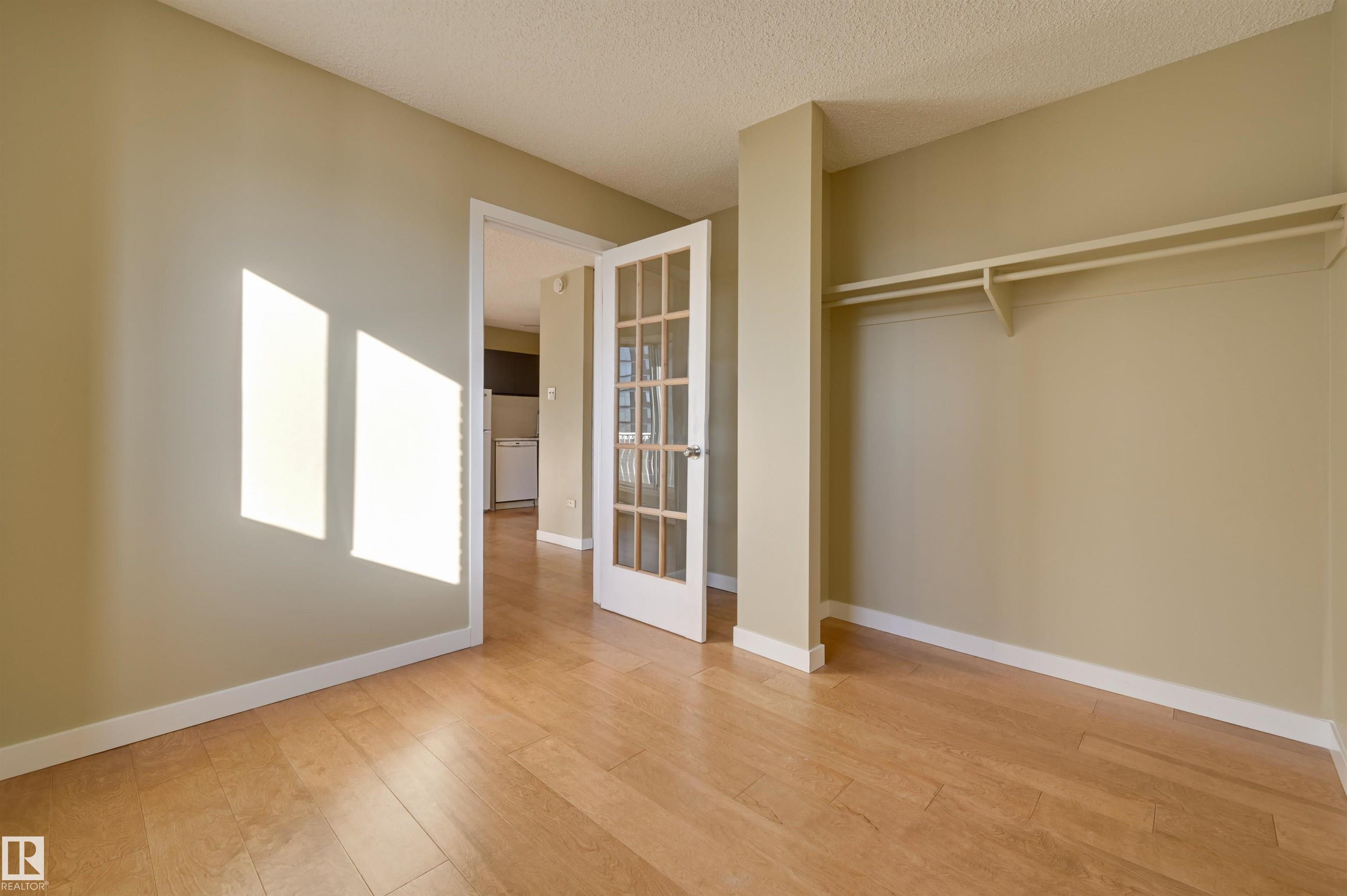 Photo 15 at 905 - 10150 117 Street NW, Wîhkwêntôwin, Edmonton