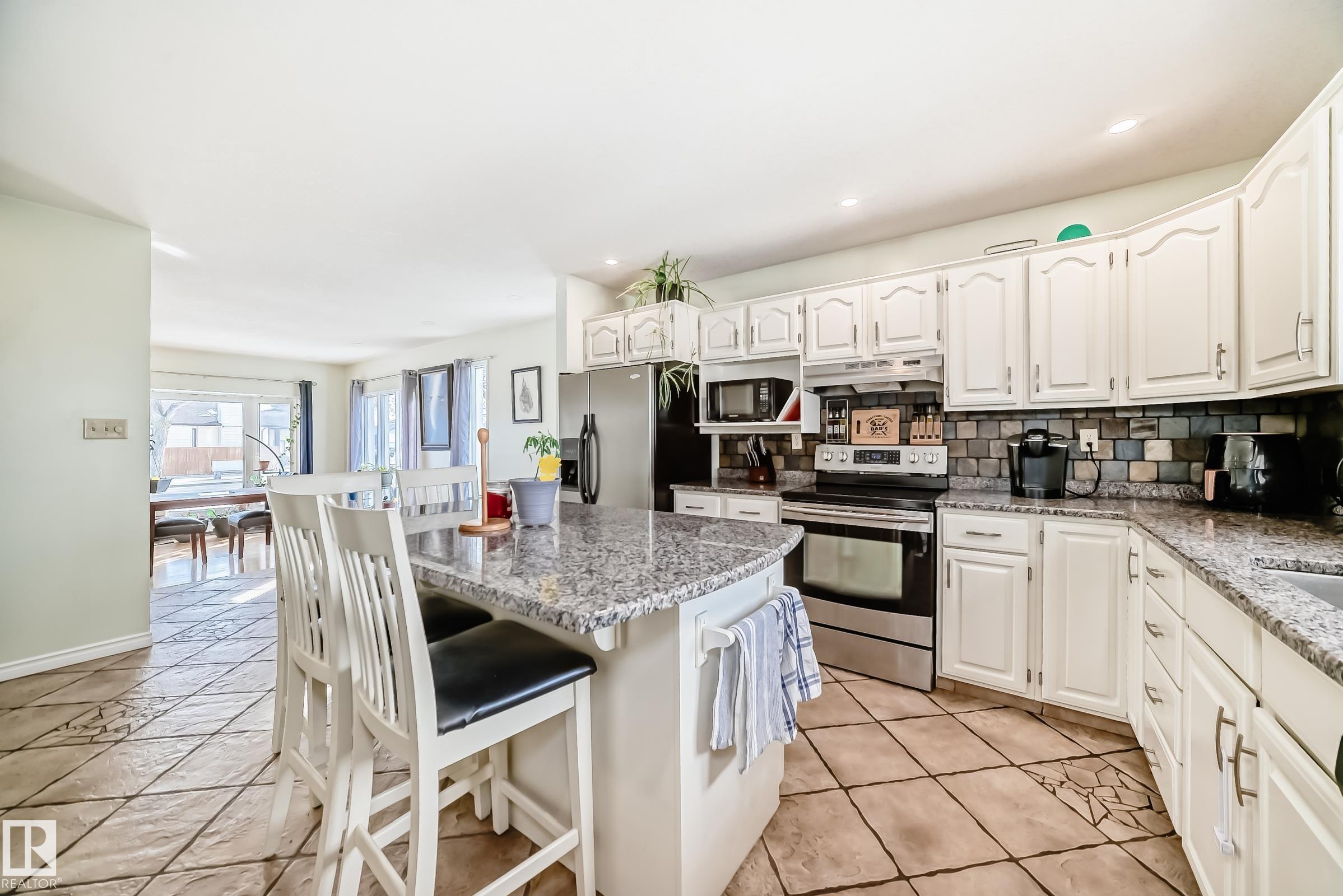 Photo 6 at 16232 100 Street NW, Lorelei, Edmonton