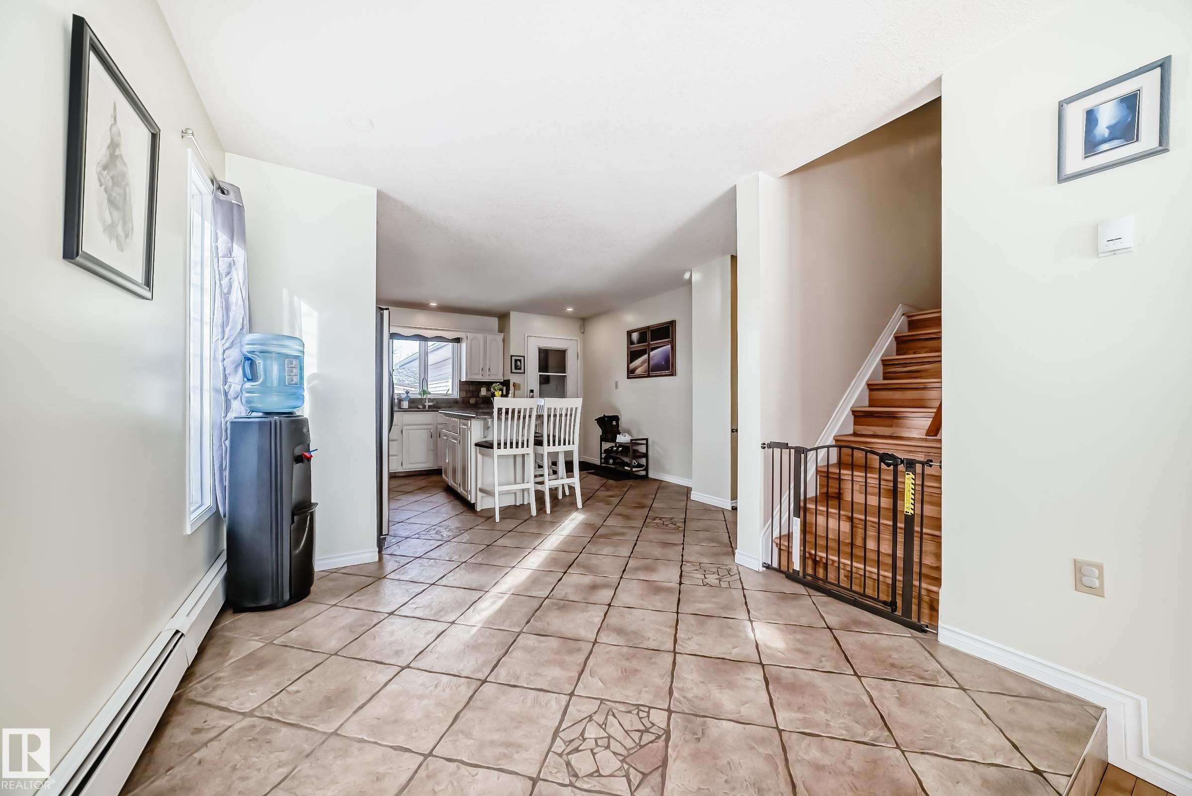 Photo 10 at 16232 100 Street NW, Lorelei, Edmonton