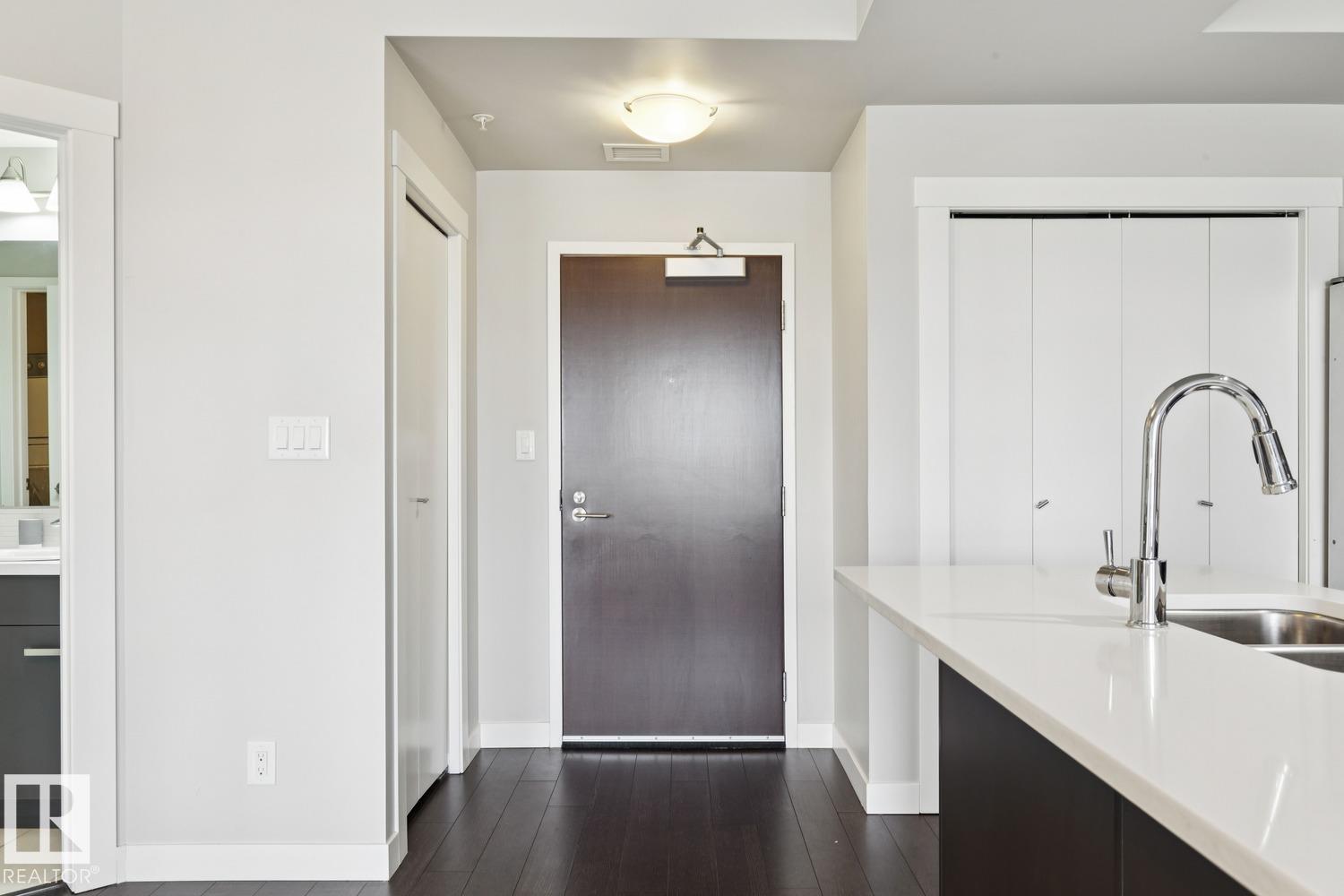 905 - 10410 102 Avenue NW, Downtown, Edmonton