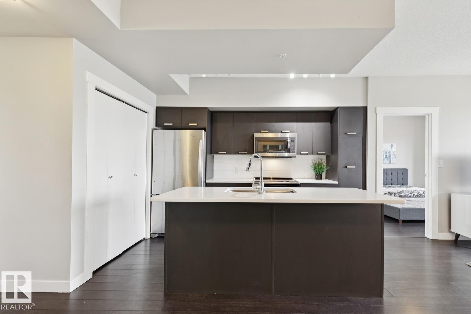 905 - 10410 102 Avenue NW, Downtown, Edmonton