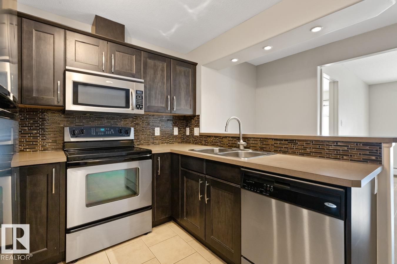 Photo 11 at #106 11615 Ellerslie Road SW, Rutherford, Edmonton