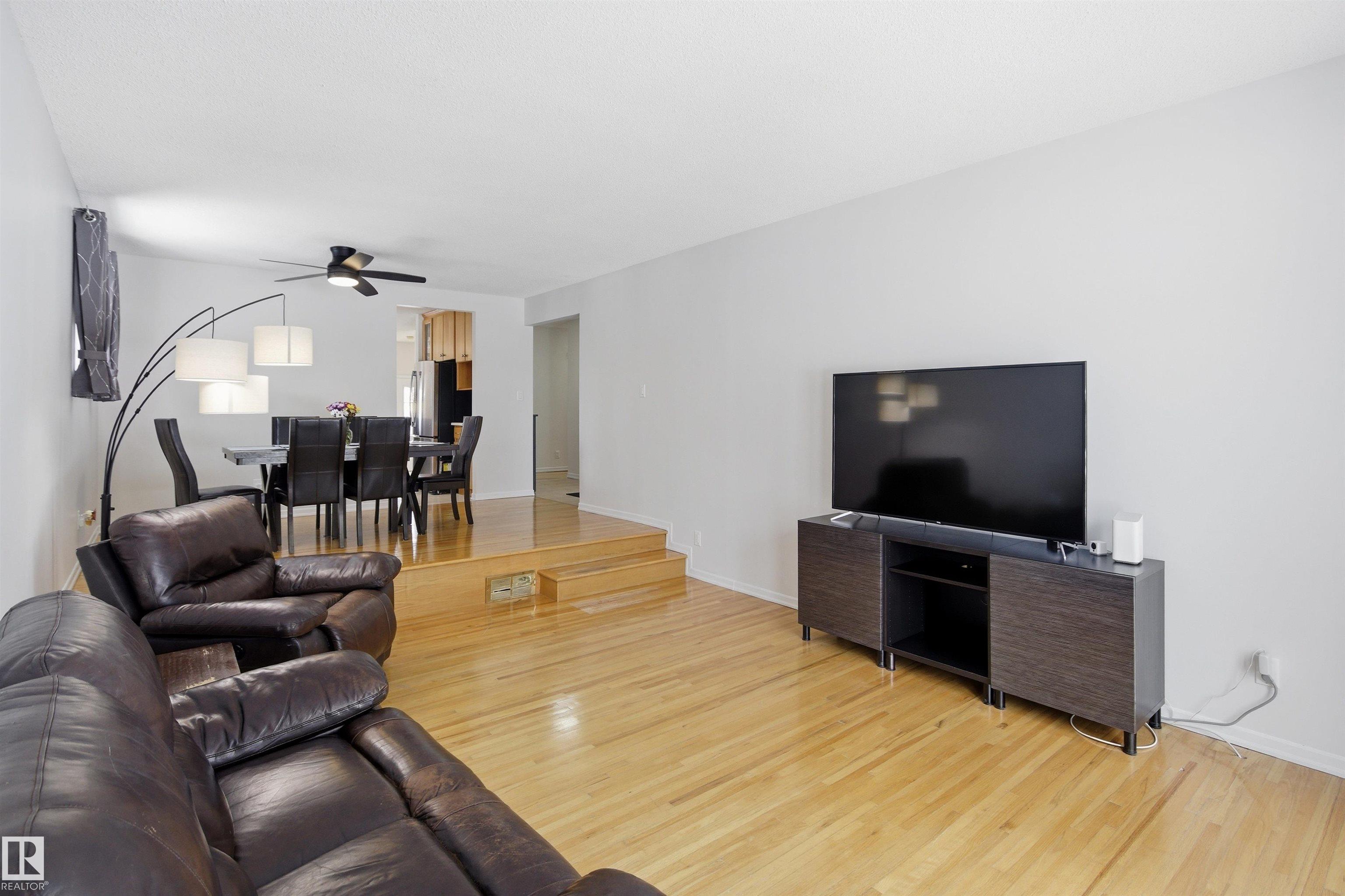 Photo 8 at 4203 52 Avenue, St. Vital, Beaumont