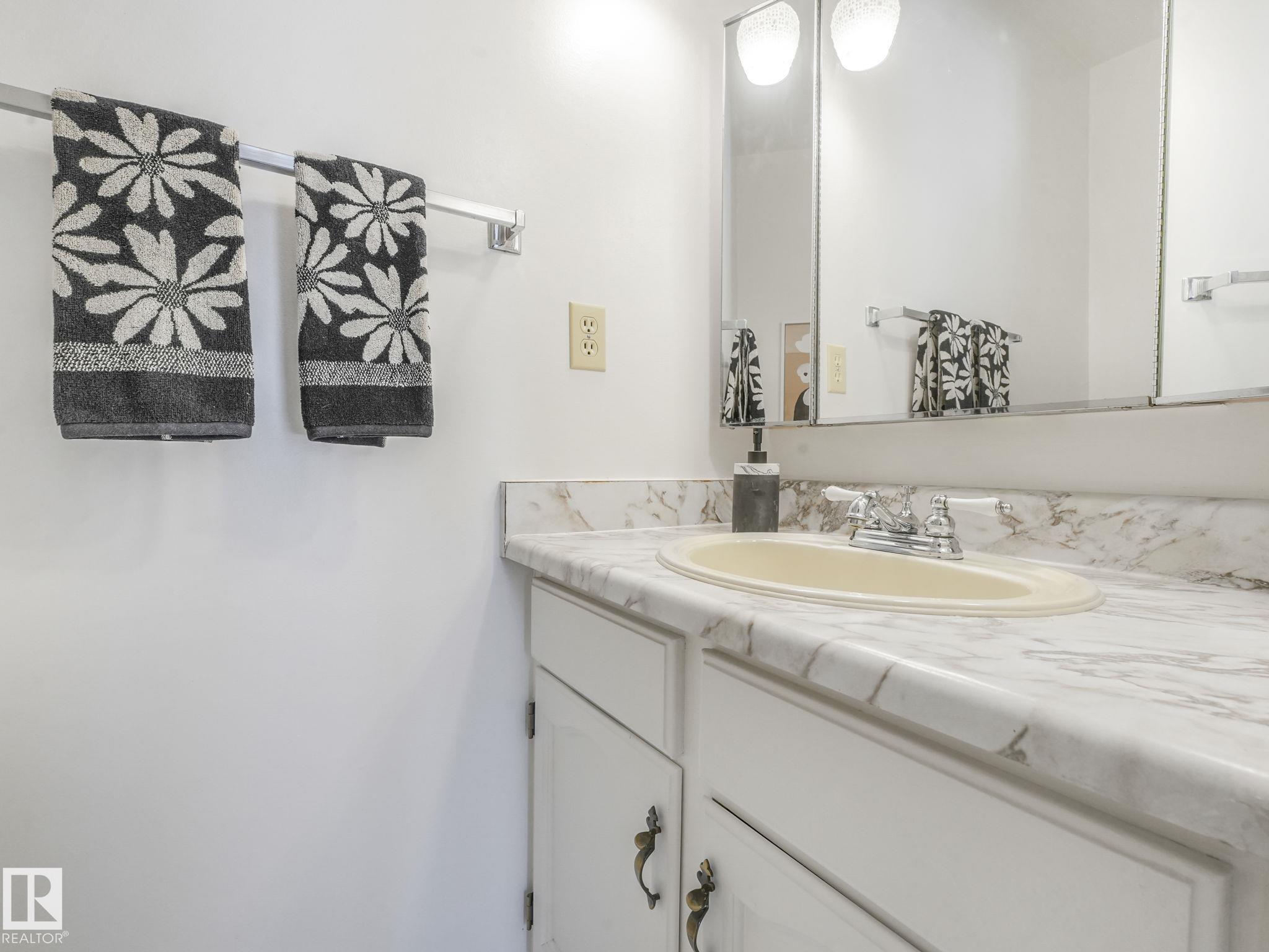 Photo 24 at 3421 112a Street NW, Greenfield, Edmonton