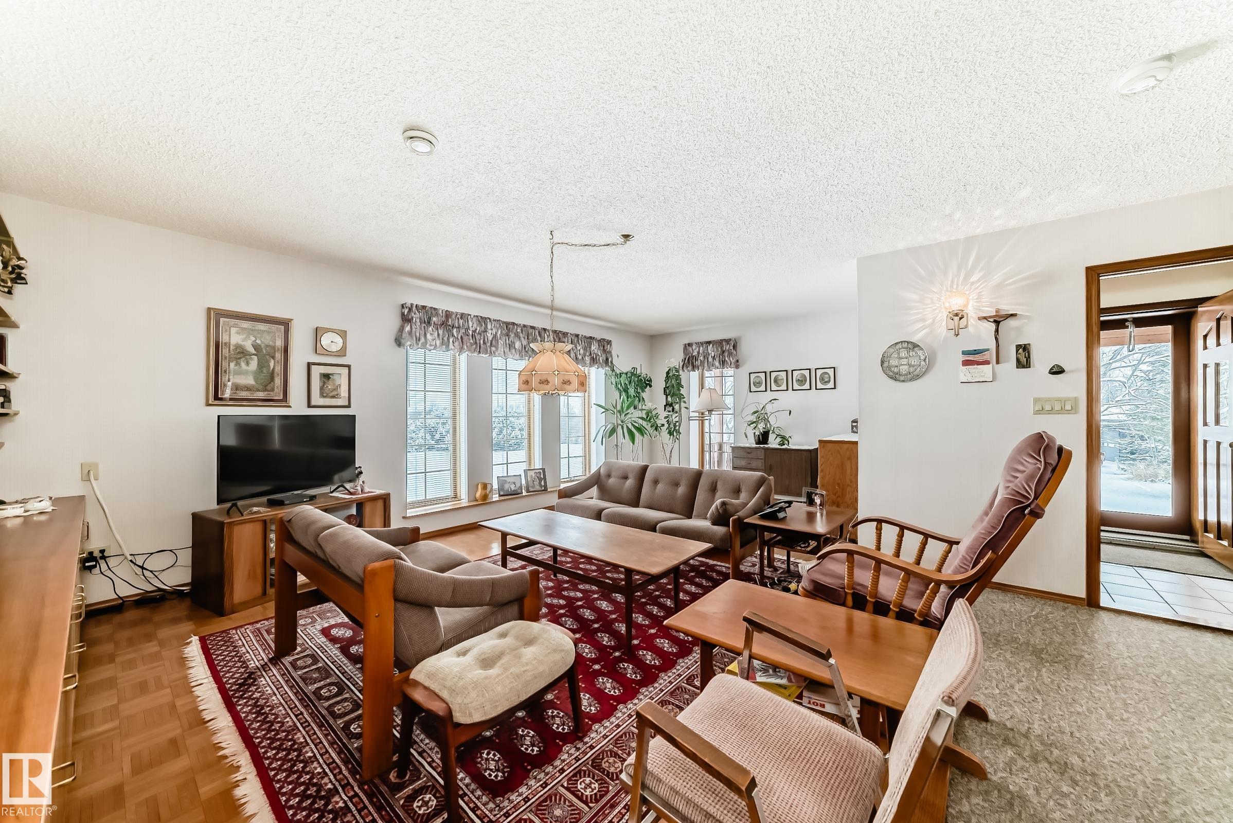 Photo 7 at 3 - 53333 Rge Road 20, Chateau Heights, Rural Parkland County