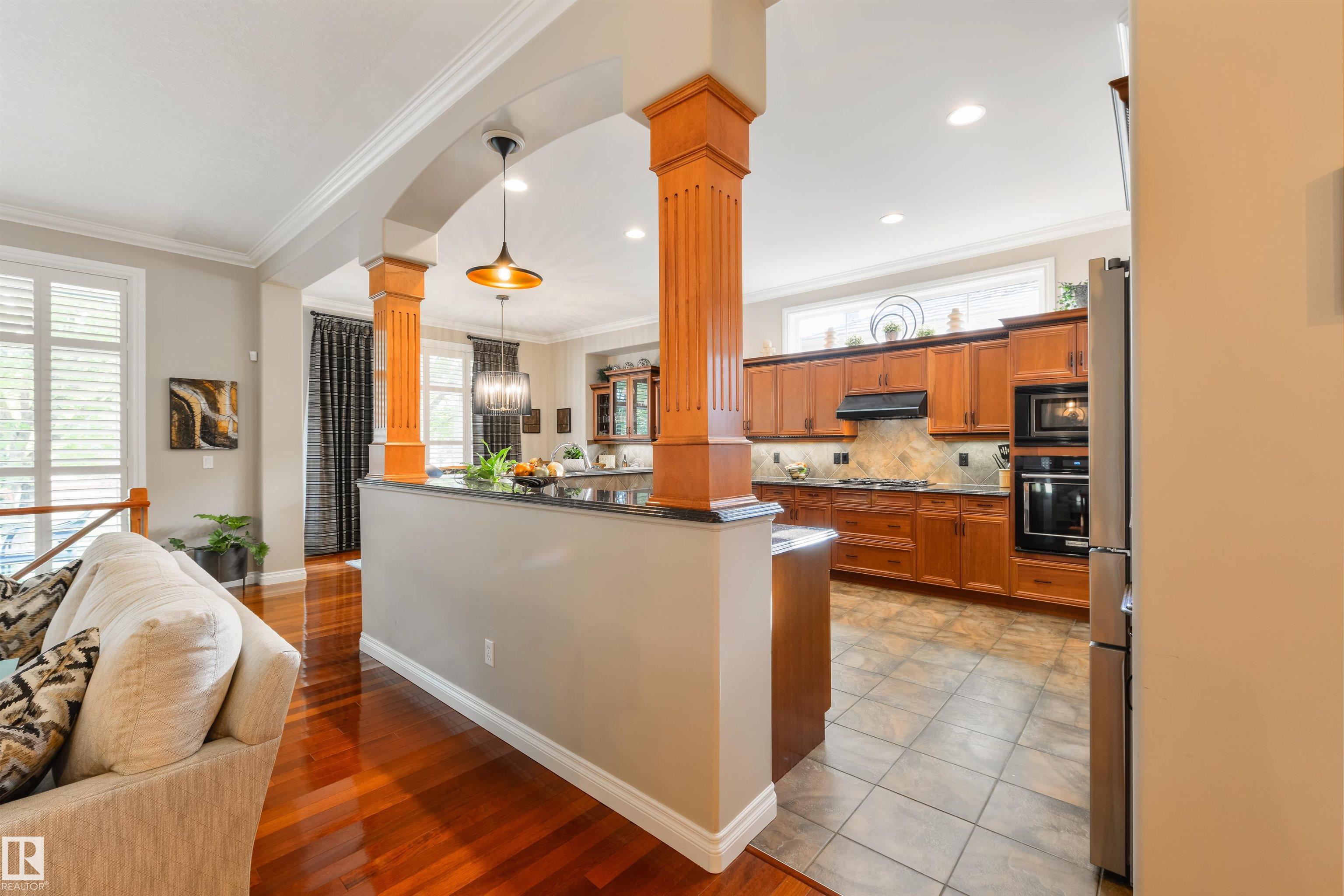 Photo 20 at 310 Caldwell Close NW, Cameron Heights, Edmonton