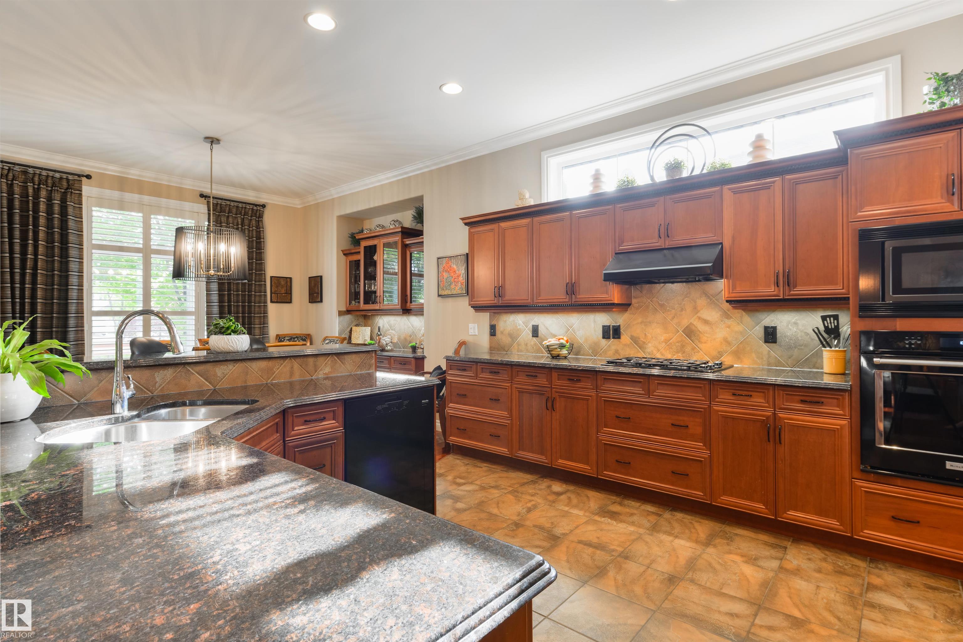 Photo 21 at 310 Caldwell Close NW, Cameron Heights, Edmonton