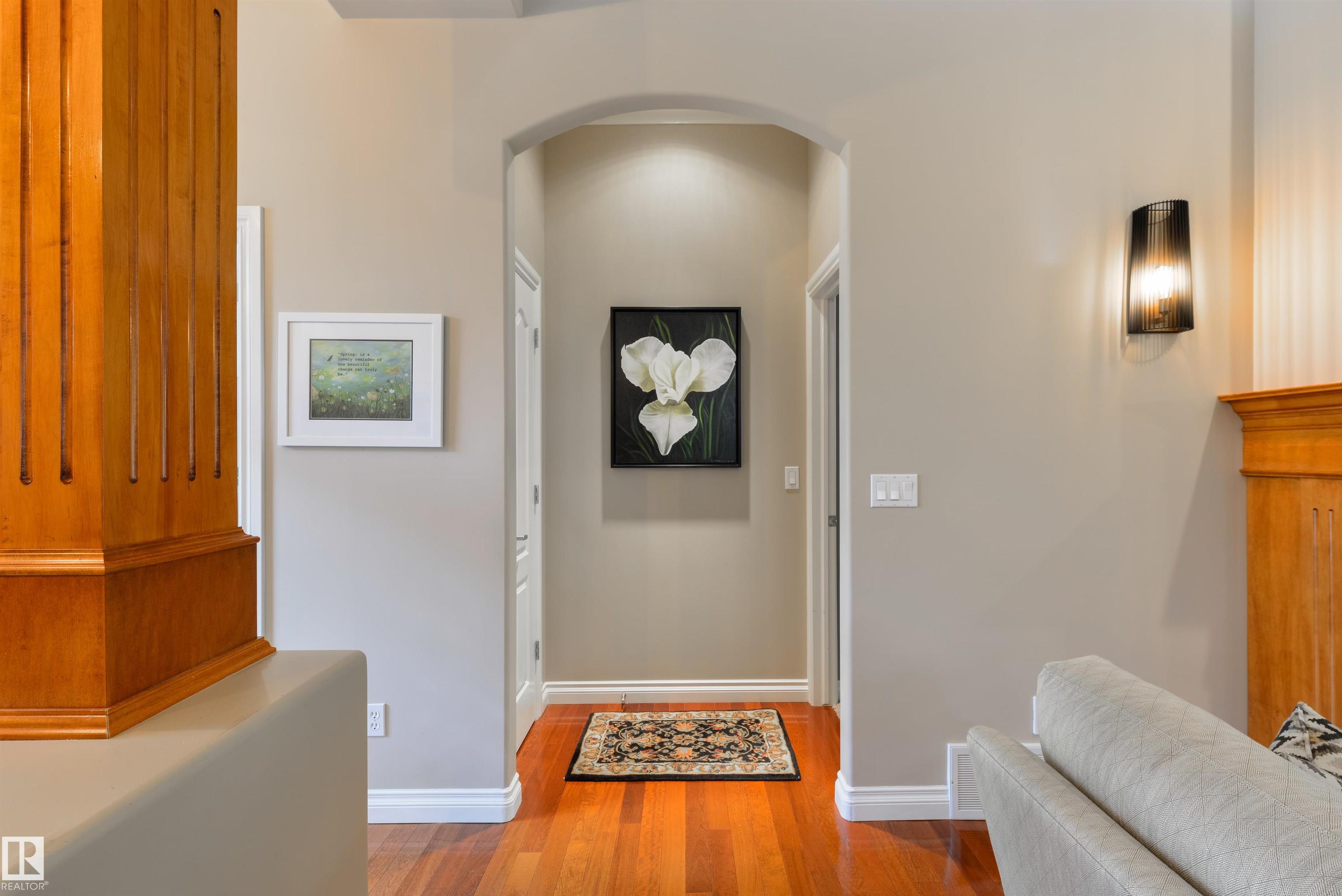 Photo 22 at 310 Caldwell Close NW, Cameron Heights, Edmonton