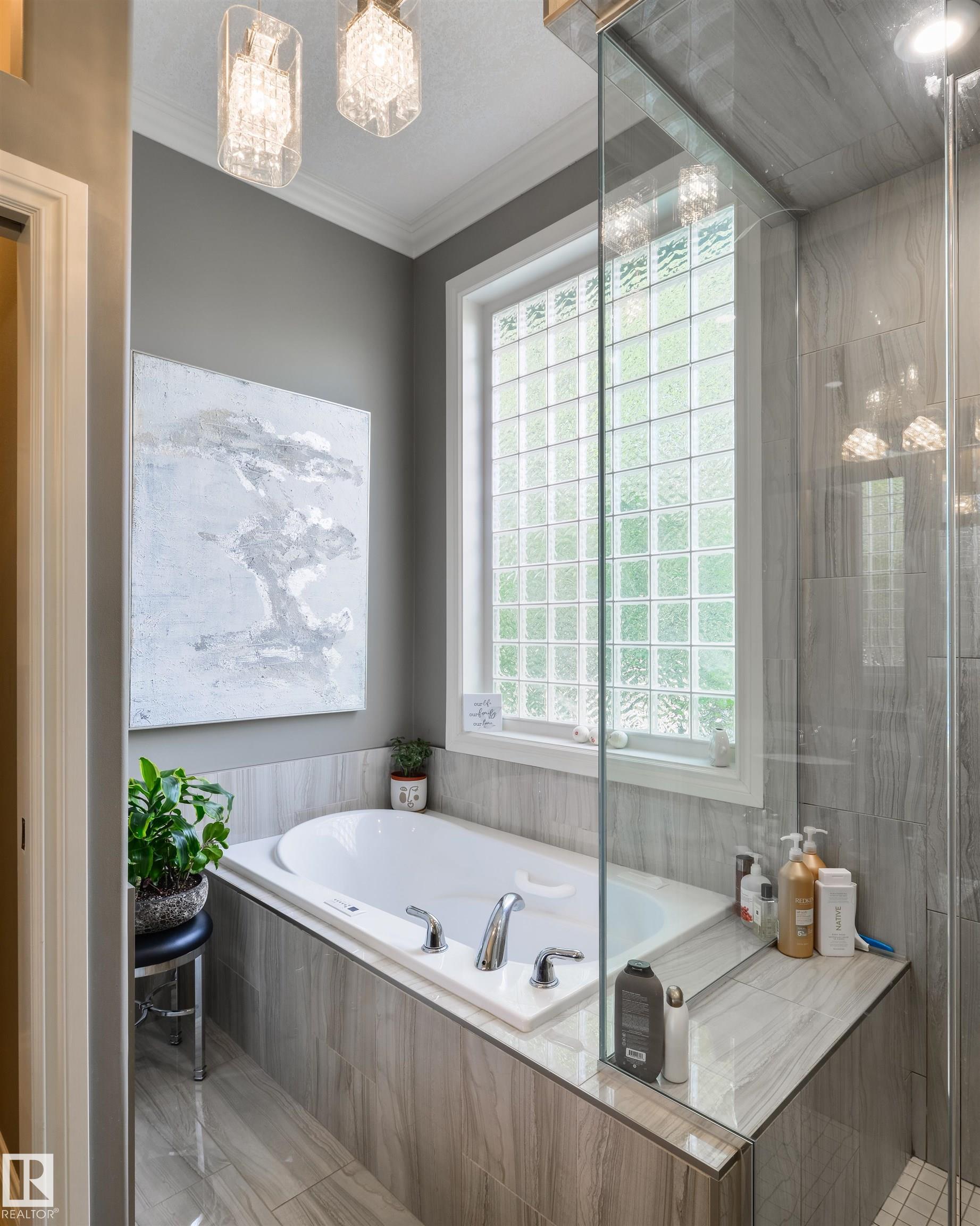 Photo 28 at 310 Caldwell Close NW, Cameron Heights, Edmonton