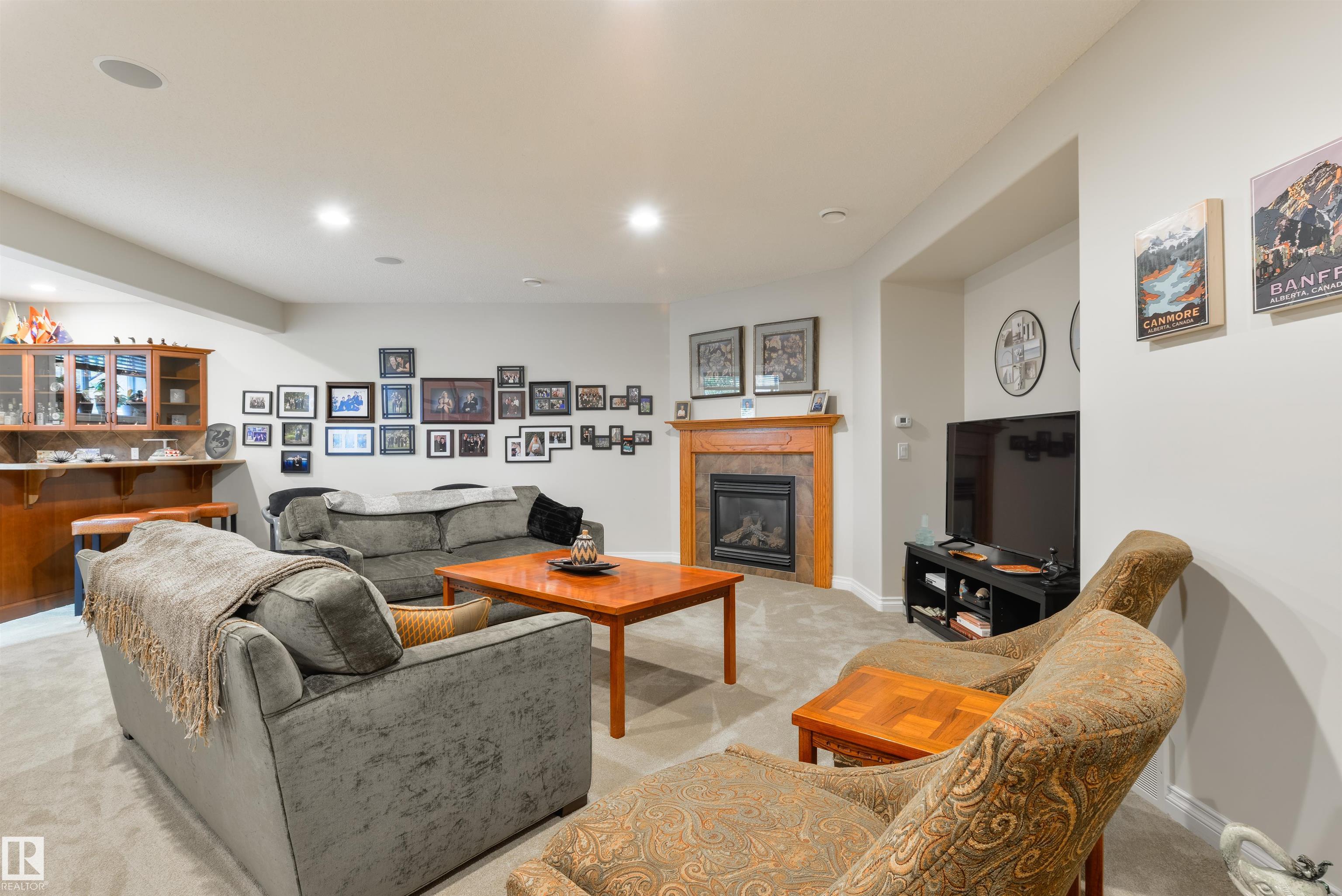 Photo 32 at 310 Caldwell Close NW, Cameron Heights, Edmonton