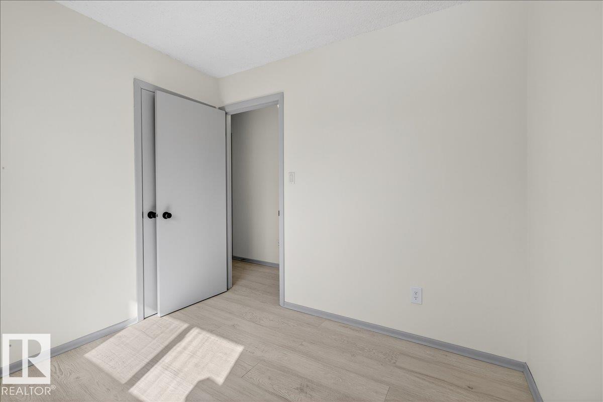 Photo 14 at 11836 42 Street NW, Beacon Heights, Edmonton