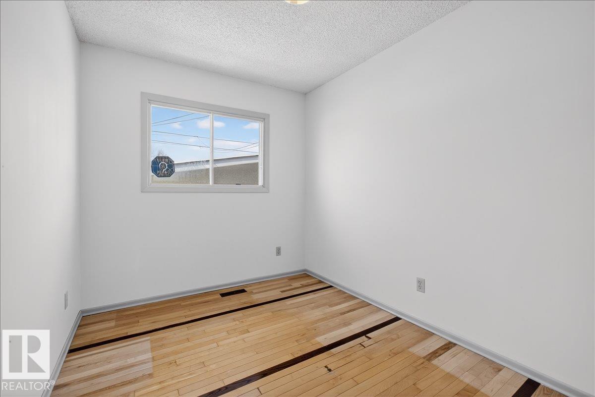 Photo 15 at 11836 42 Street NW, Beacon Heights, Edmonton