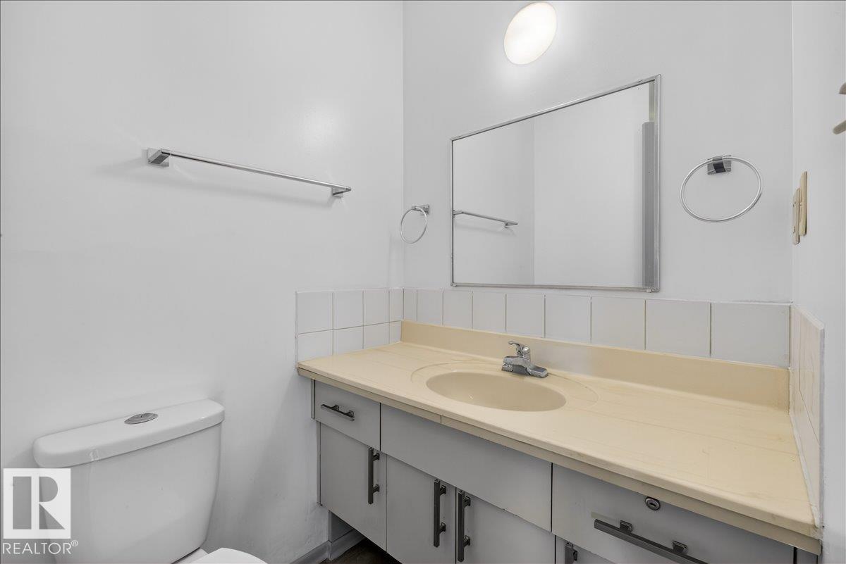 Photo 17 at 11836 42 Street NW, Beacon Heights, Edmonton