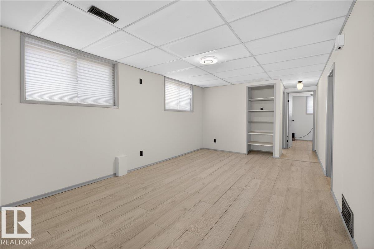 Photo 21 at 11836 42 Street NW, Beacon Heights, Edmonton