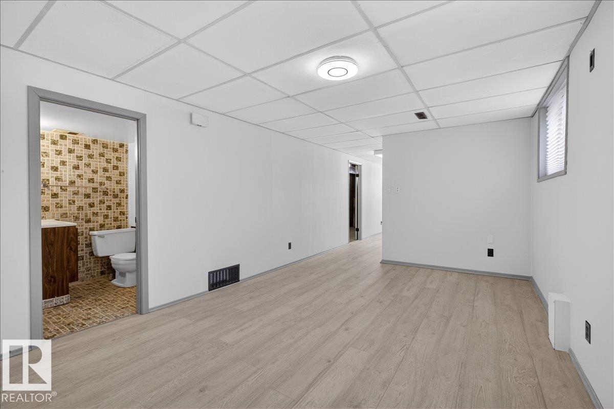 Photo 22 at 11836 42 Street NW, Beacon Heights, Edmonton