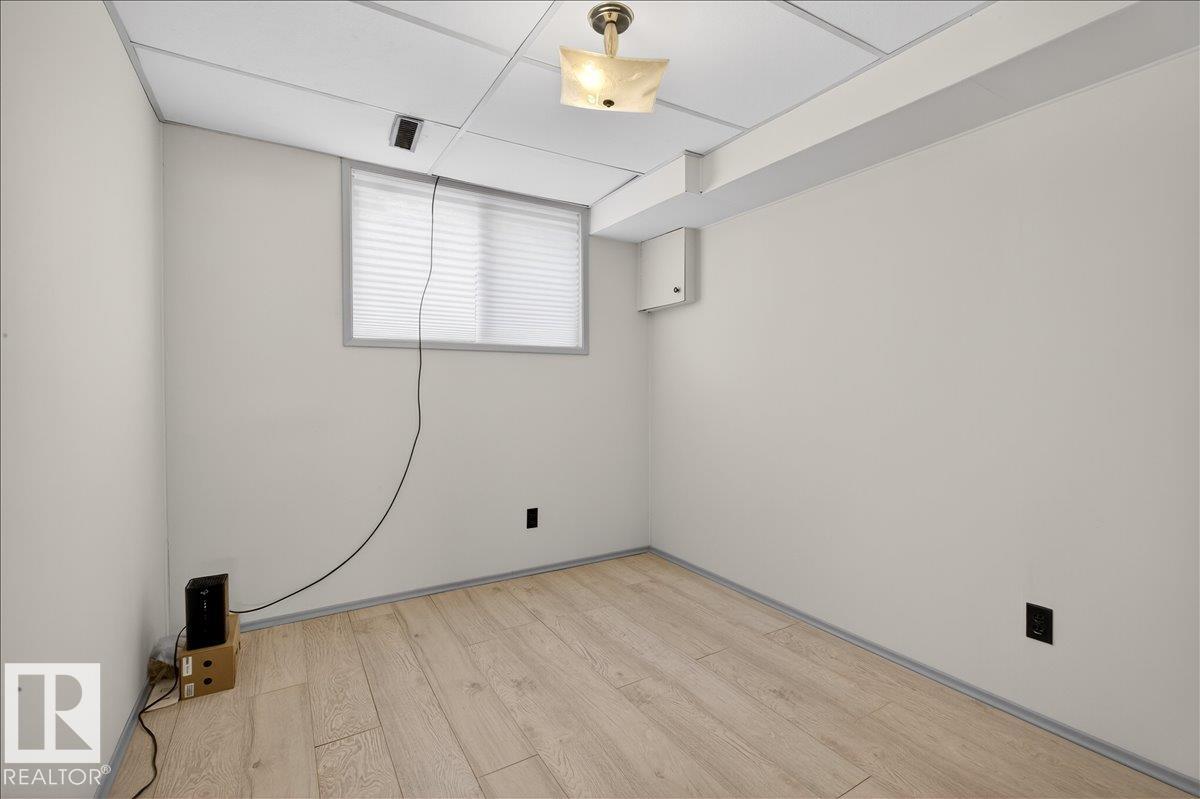 Photo 26 at 11836 42 Street NW, Beacon Heights, Edmonton